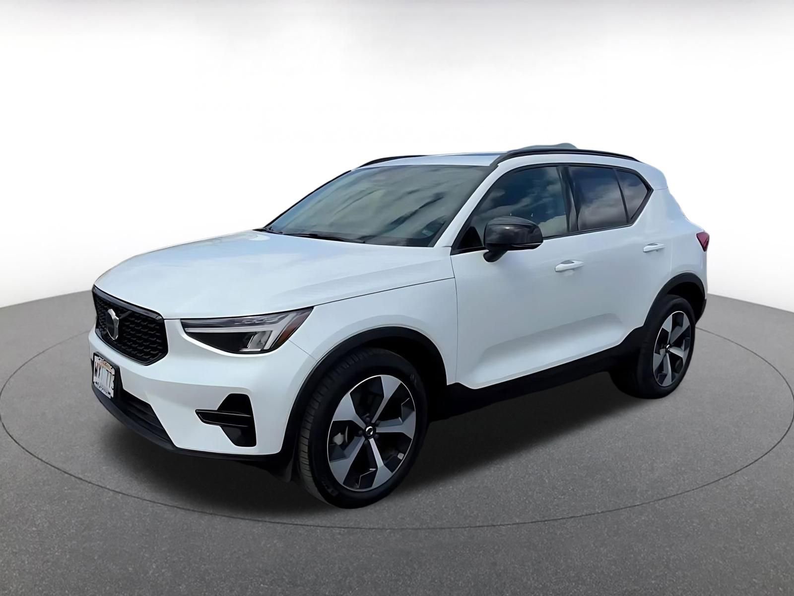 Thumbnail: 2024 Volvo XC40 - 8