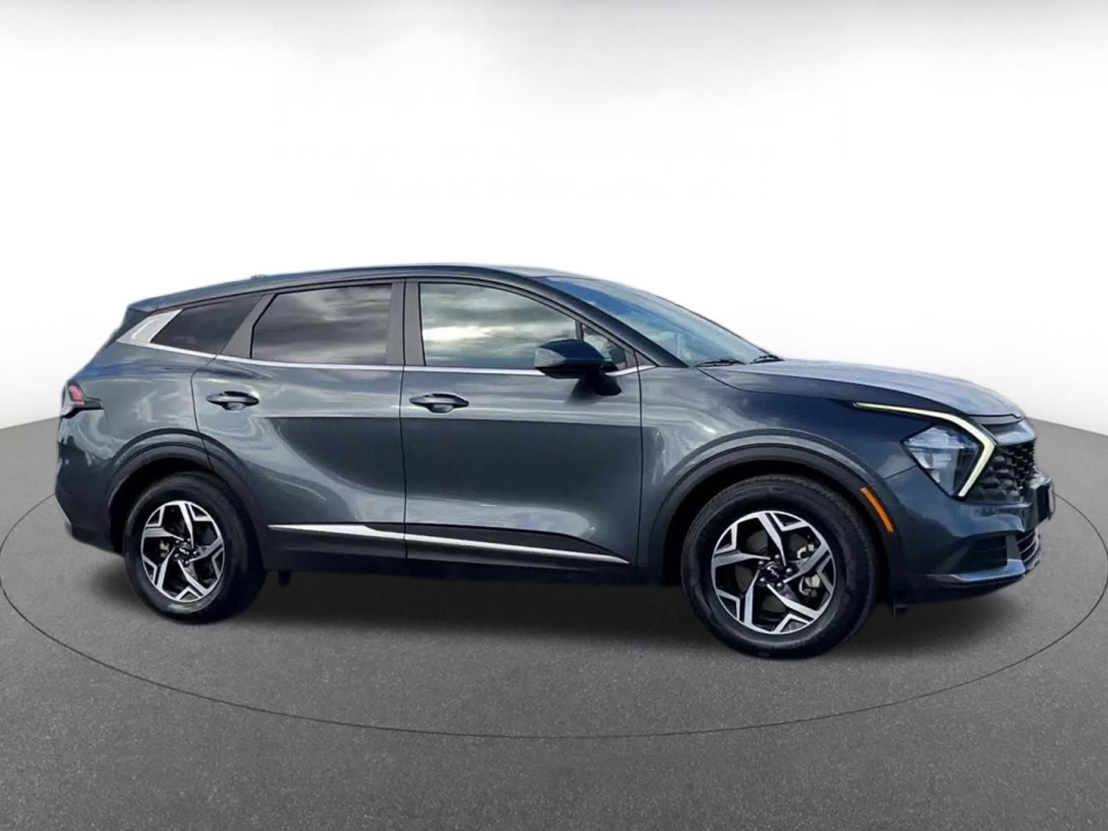 Thumbnail: 2023 Kia Sportage - 16