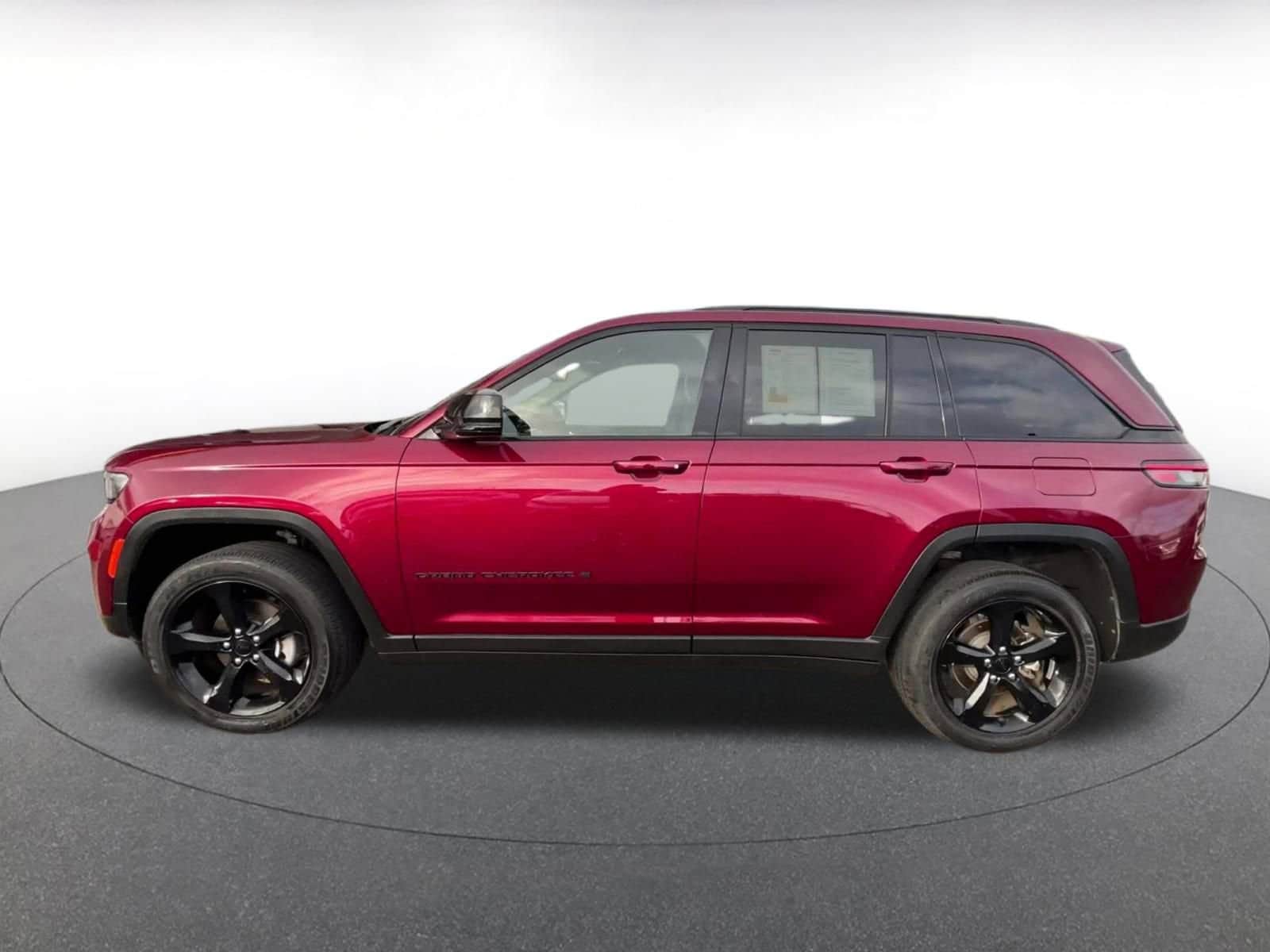 Thumbnail: 2023 Jeep Grand Cherokee - 8