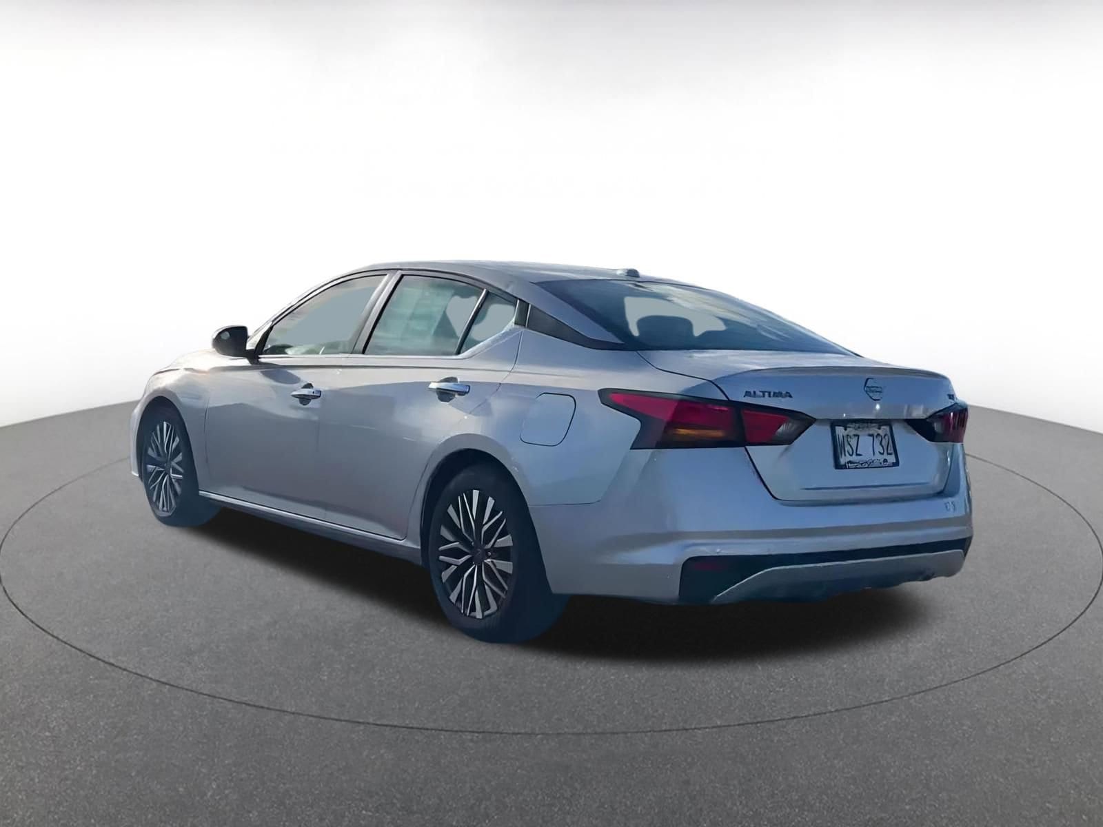 Thumbnail: 2023 Nissan Altima - 10