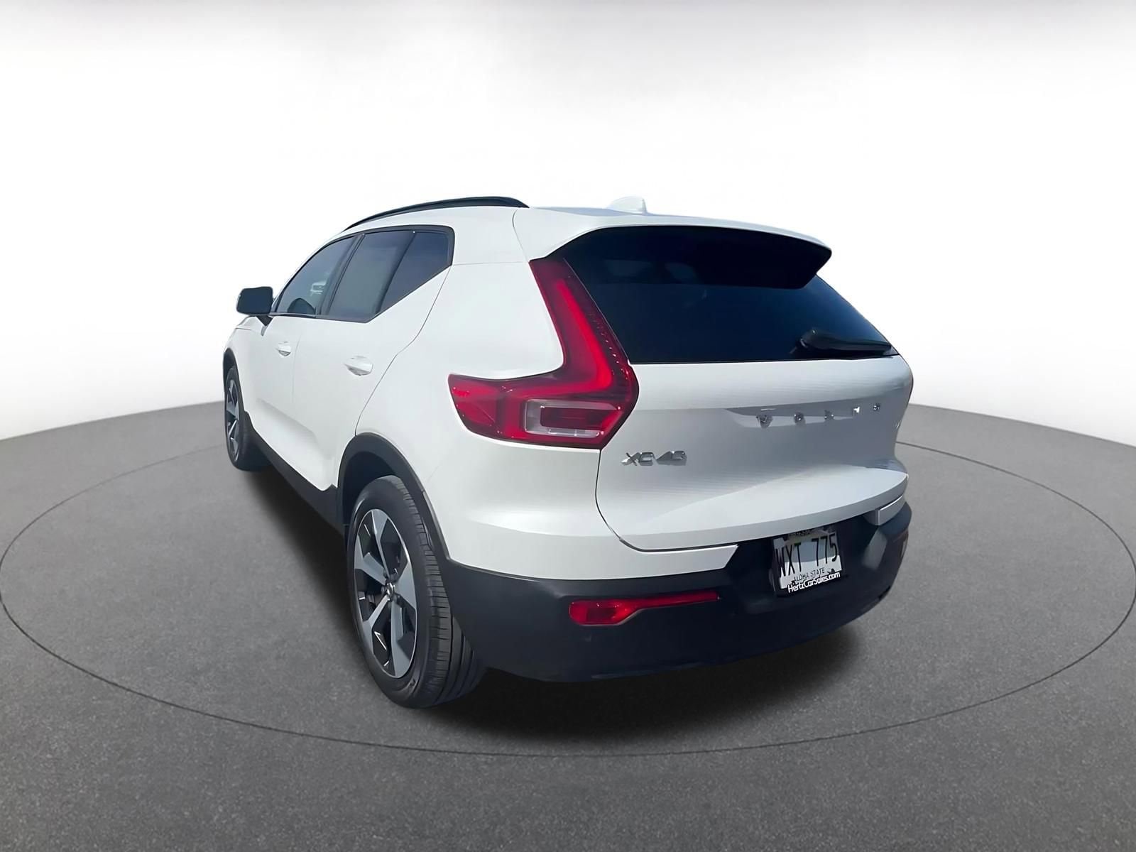 Thumbnail: 2024 Volvo XC40 - 11