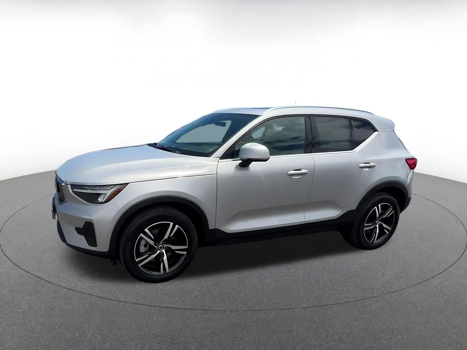 Thumbnail: 2024 Volvo XC40 - 8