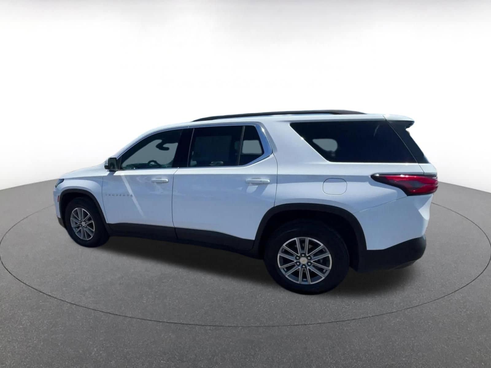 Thumbnail: 2023 Chevrolet Traverse - 10