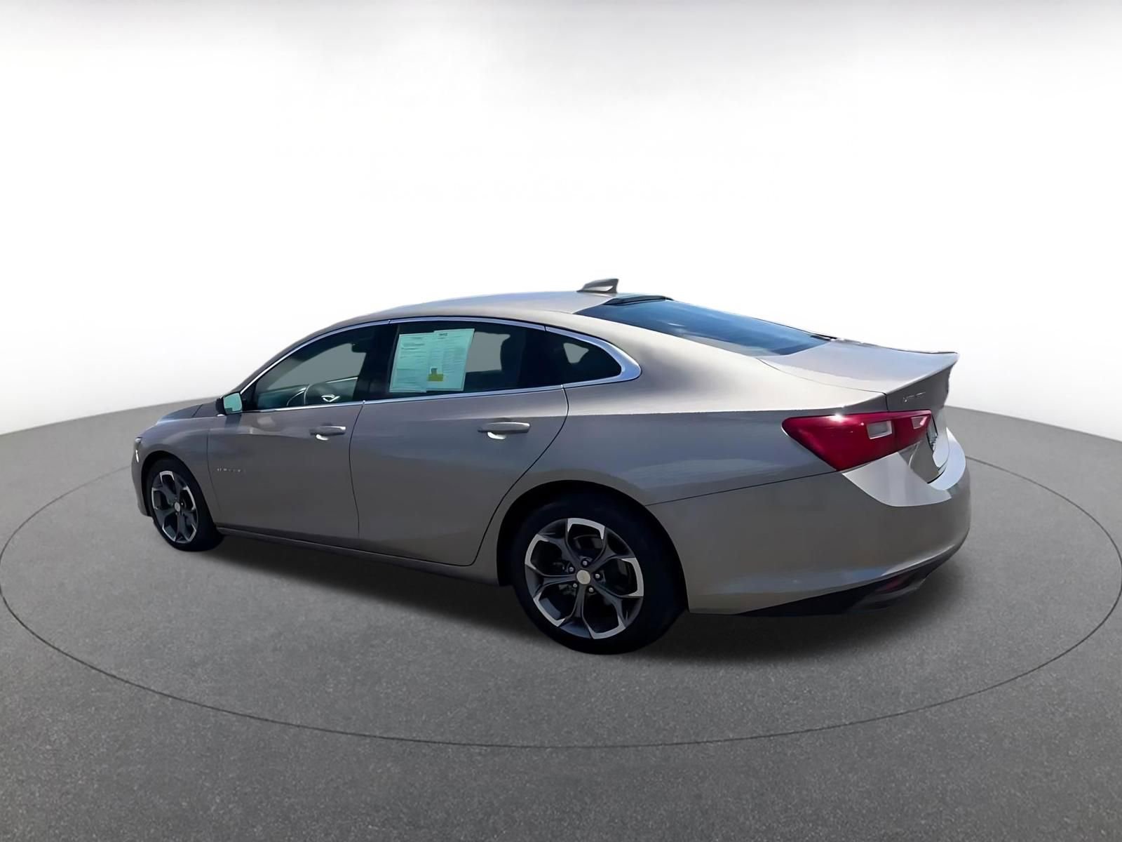 Thumbnail: 2023 Chevrolet Malibu - 10