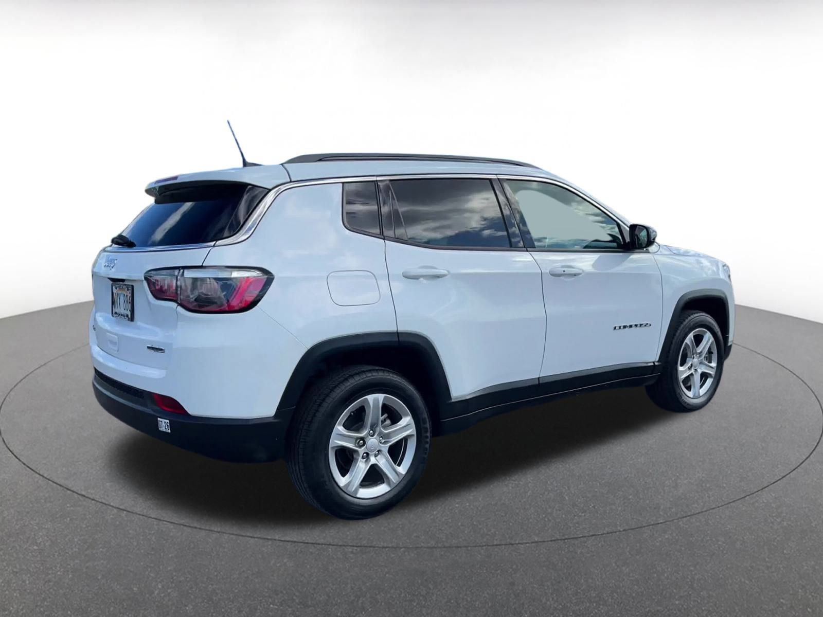 Thumbnail: 2023 Jeep Compass - 14