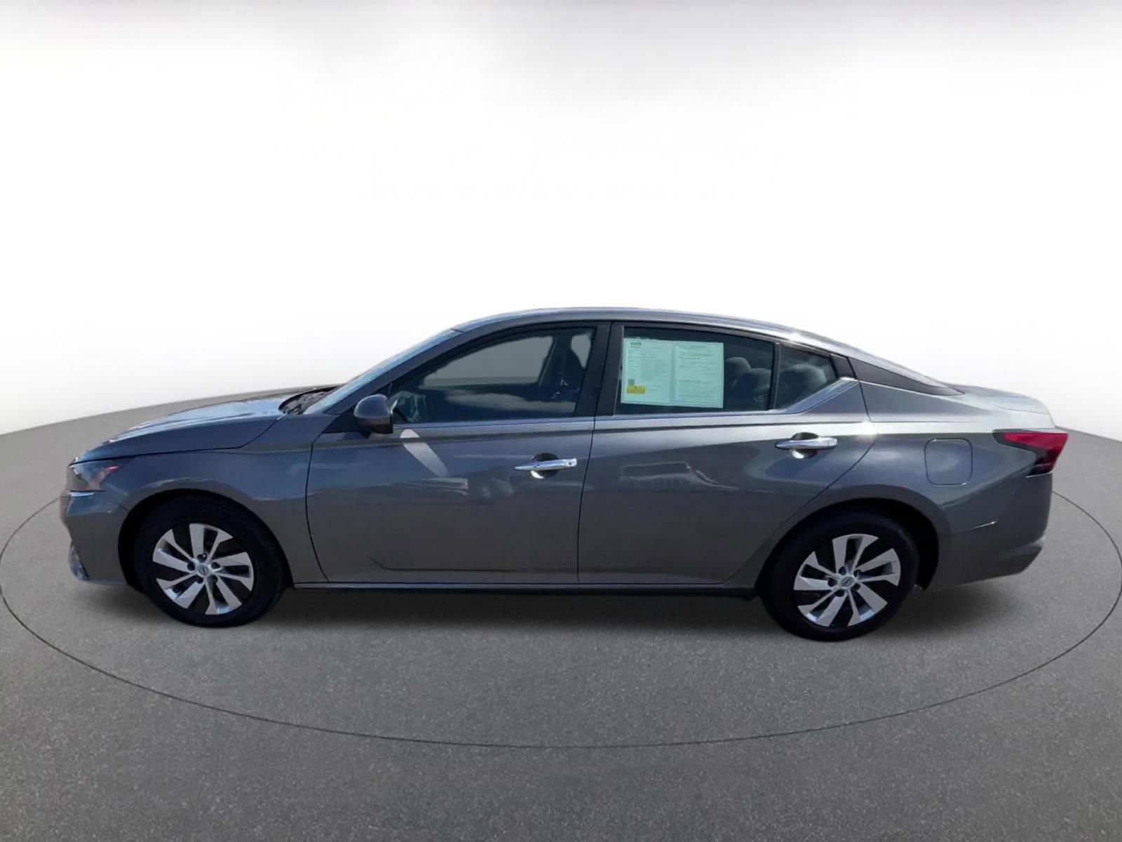 Thumbnail: 2023 Nissan Altima - 9