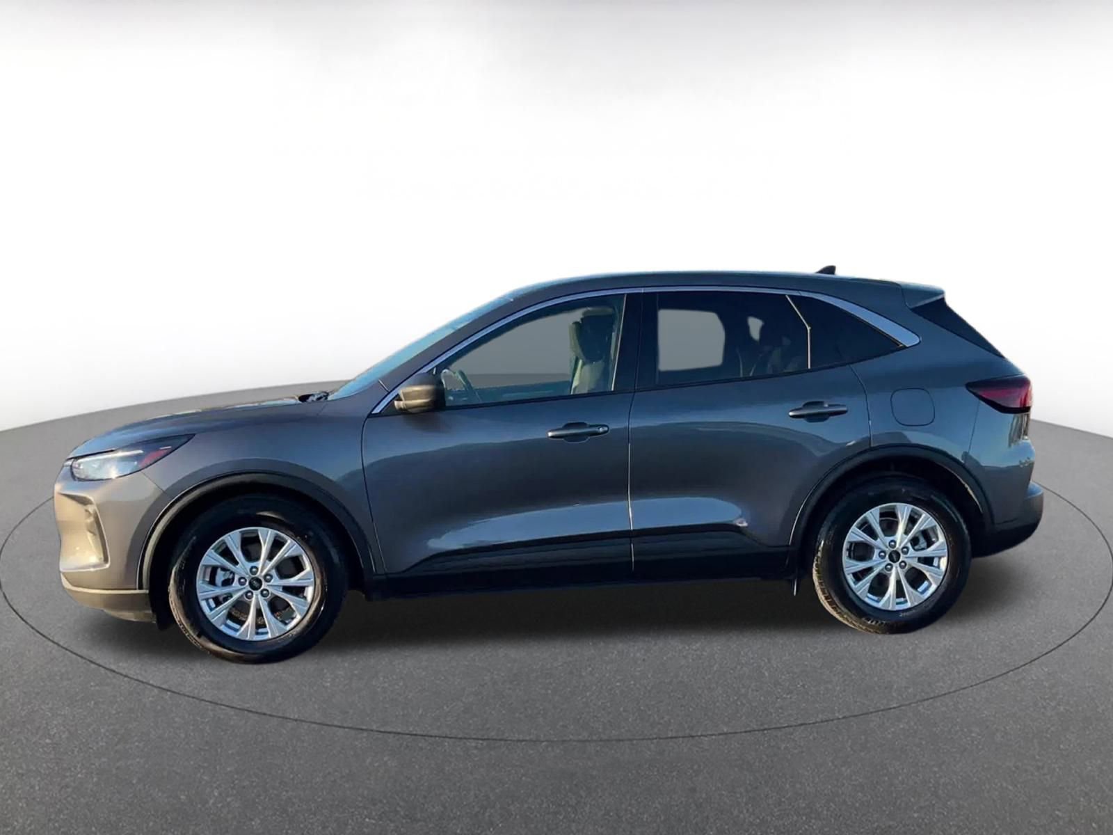 Thumbnail: 2023 Ford Escape - 8