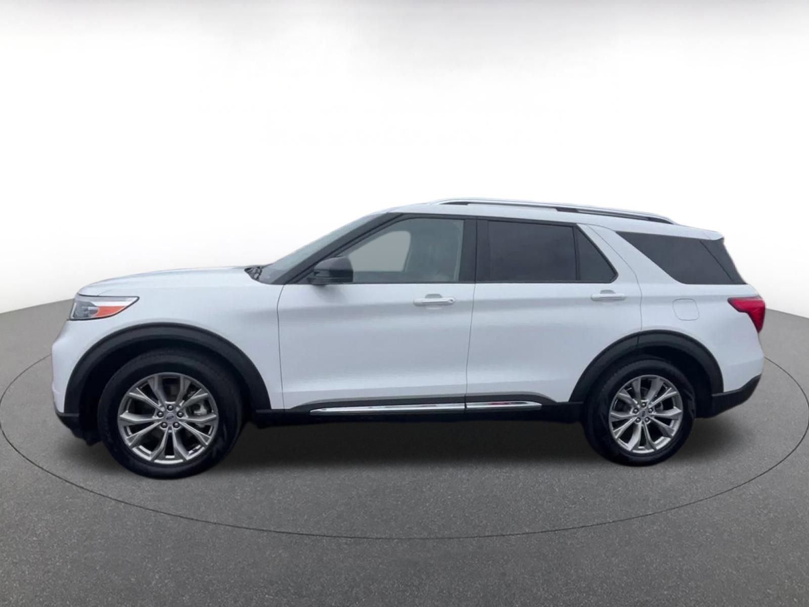 Thumbnail: 2023 Ford Explorer - 9