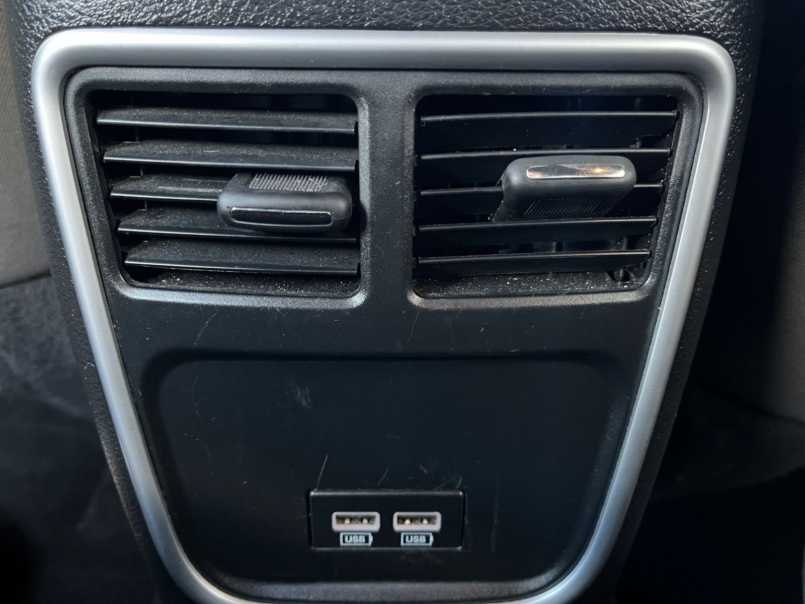 Thumbnail: 2022 Dodge Charger - 24