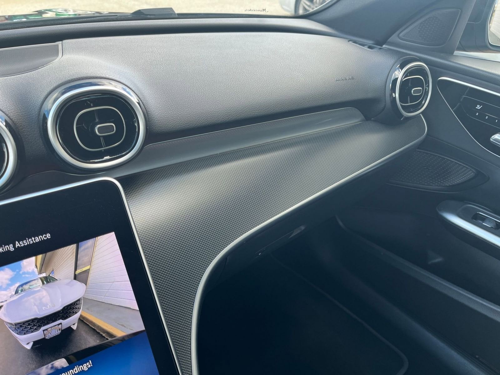 Thumbnail: 2024 Mercedes-Benz C-Class - 35