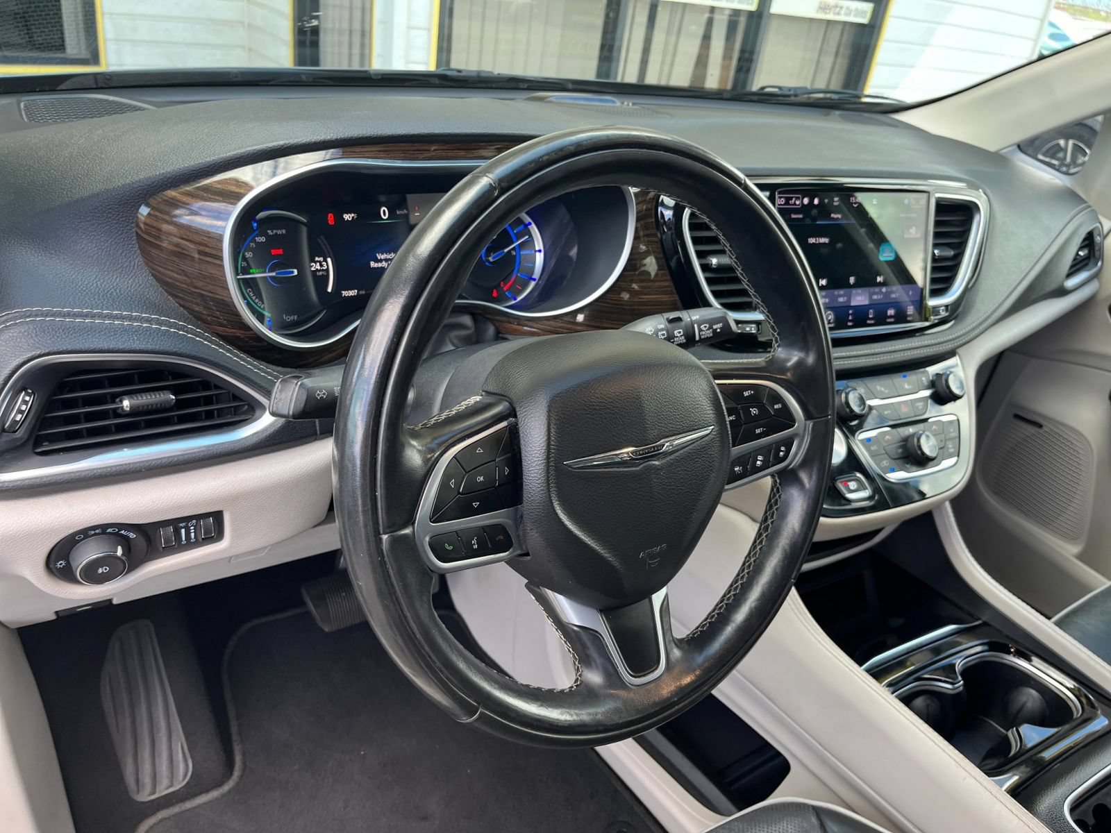 Thumbnail: 2022 Chrysler Pacifica - 35
