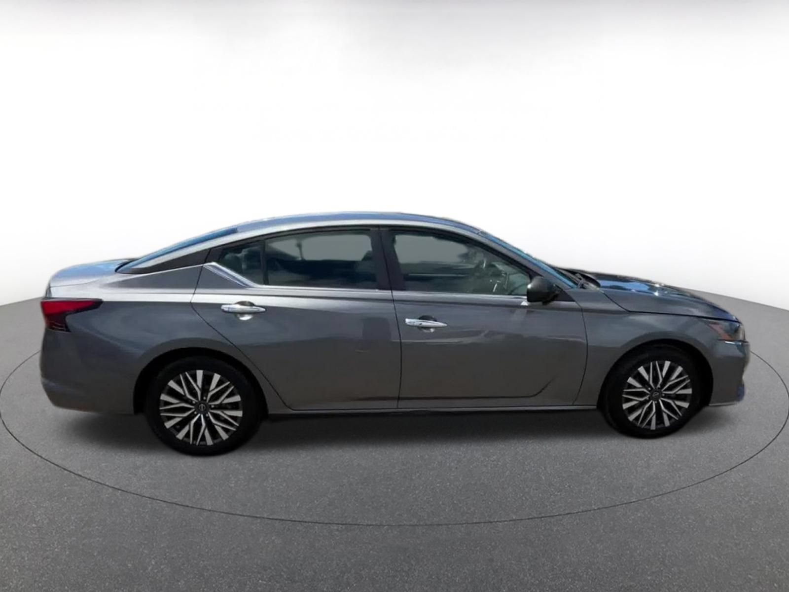 Thumbnail: 2023 Nissan Altima - 16