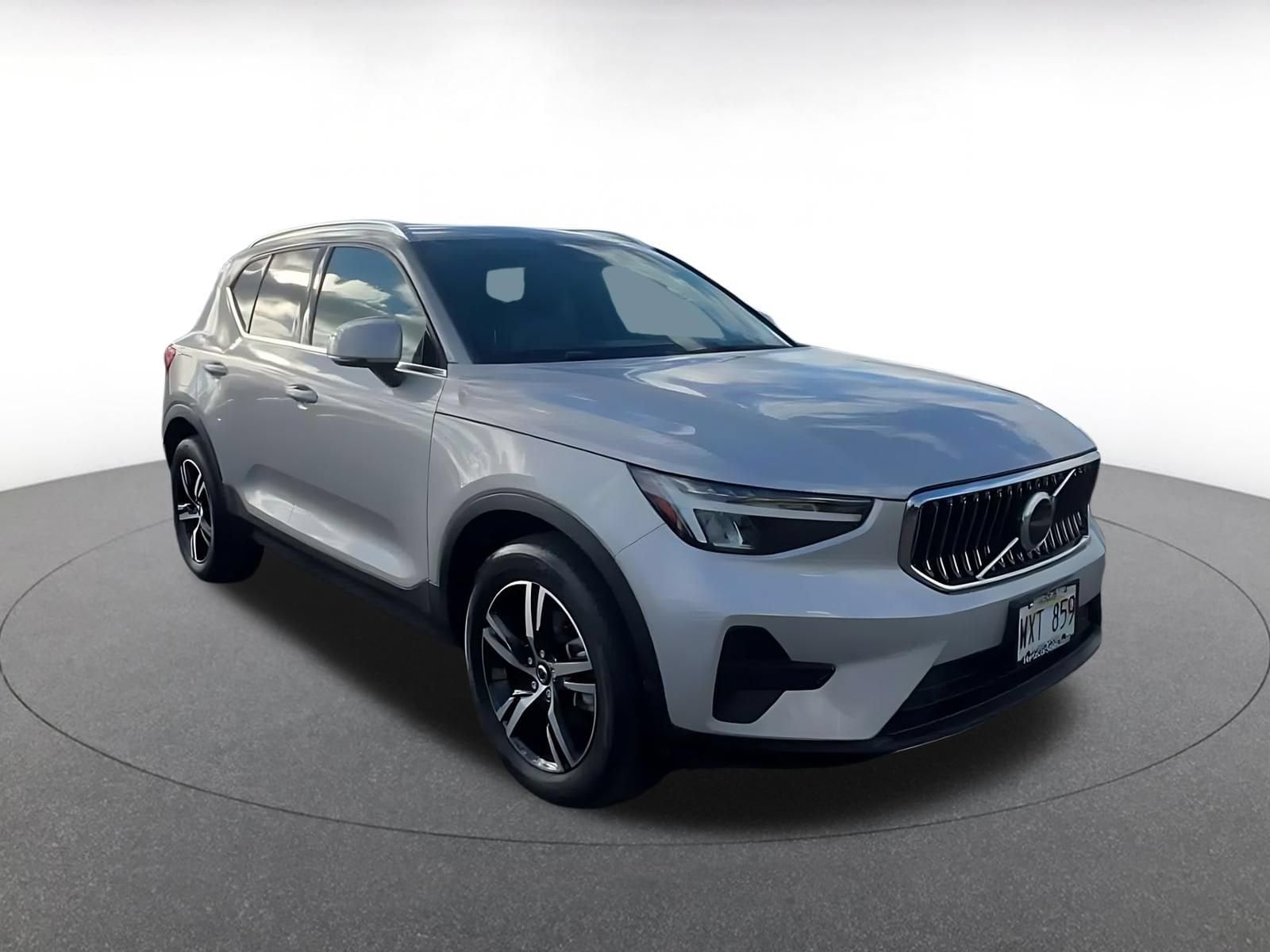 Thumbnail: 2024 Volvo XC40 - 3