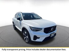 2024 Volvo XC40 B5 Core -
                  Honolulu, HI