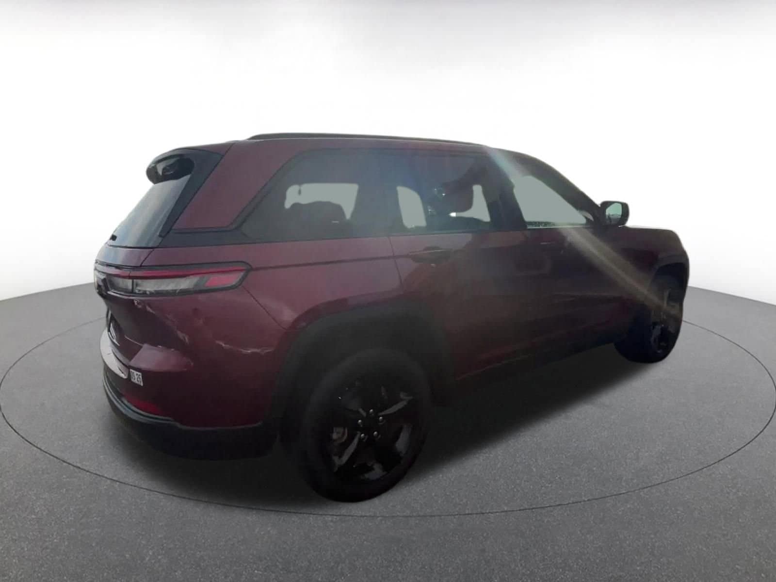 Thumbnail: 2023 Jeep Grand Cherokee - 14