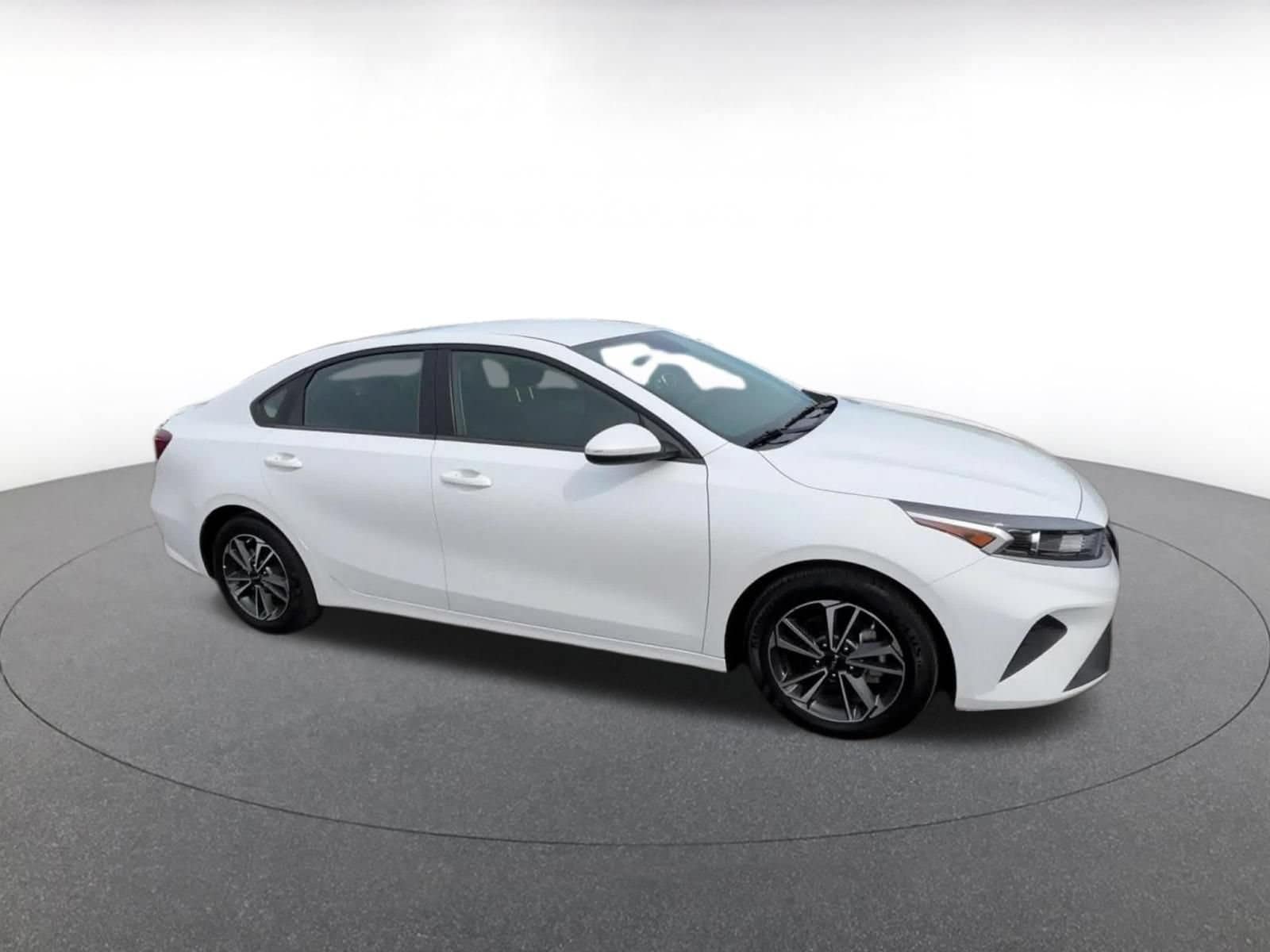 Thumbnail: 2024 Kia Forte - 2