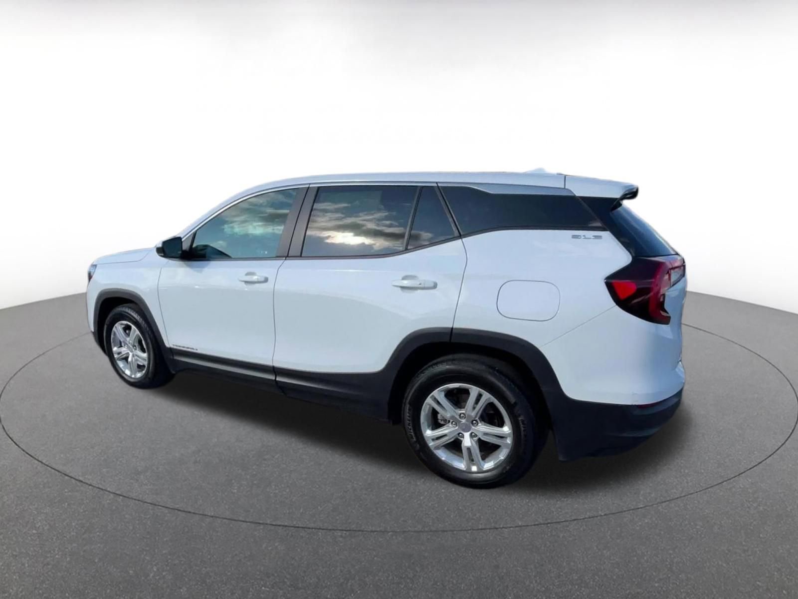 Thumbnail: 2024 GMC Terrain - 10