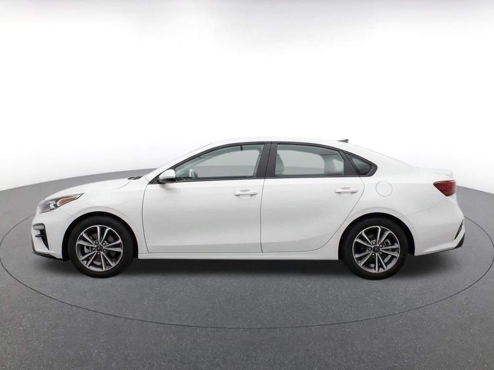 Thumbnail: 2024 Kia Forte - 4