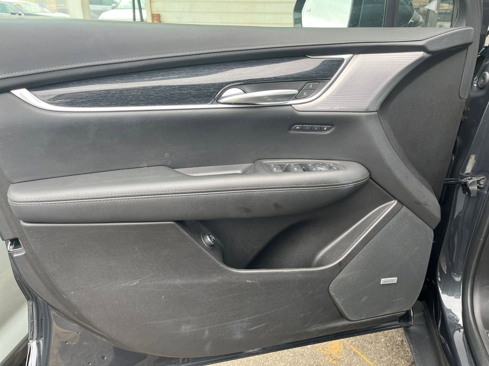 Thumbnail: 2023 Cadillac XT5 - 21