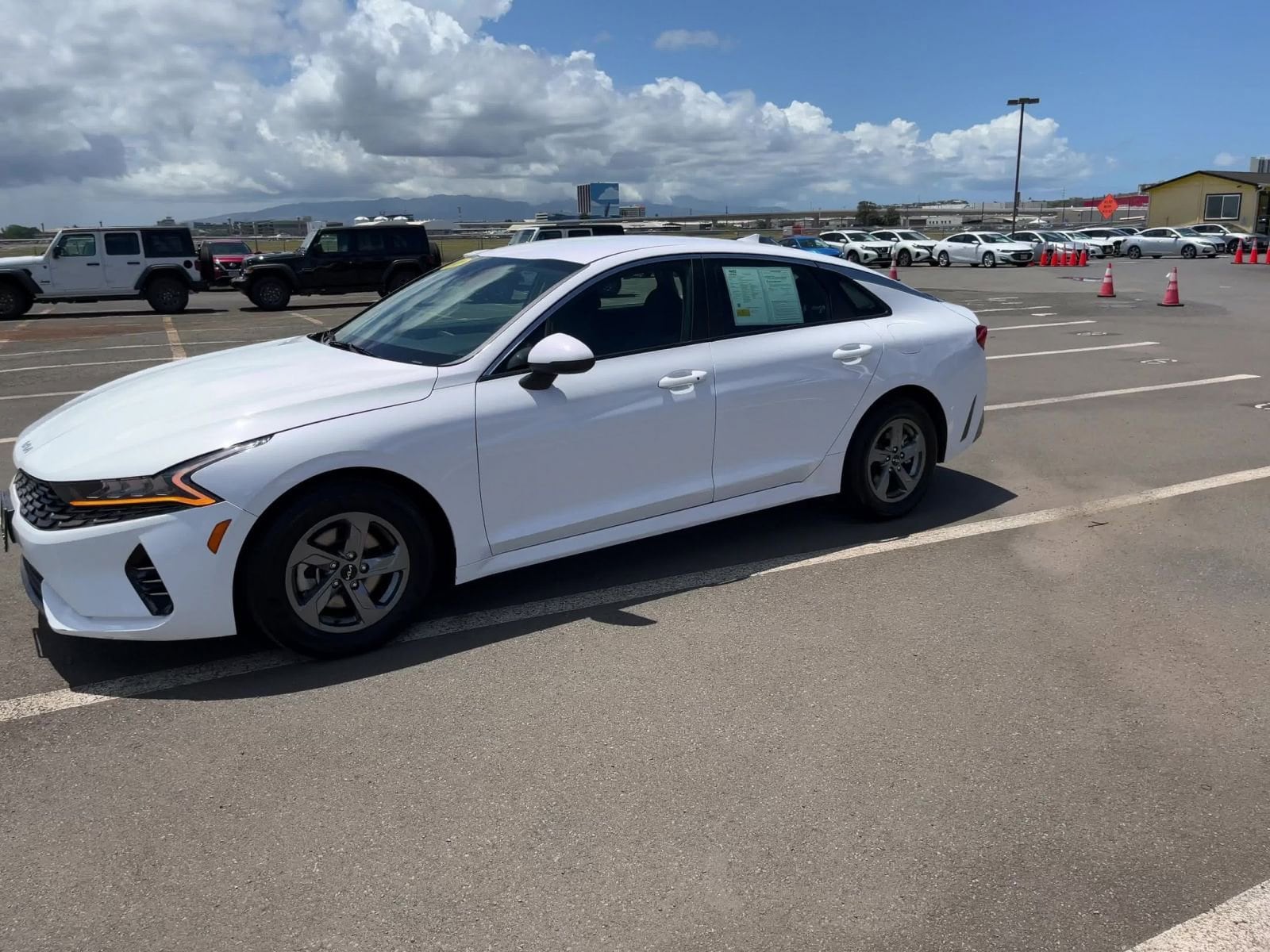 Thumbnail: 2023 Kia K5 - 14