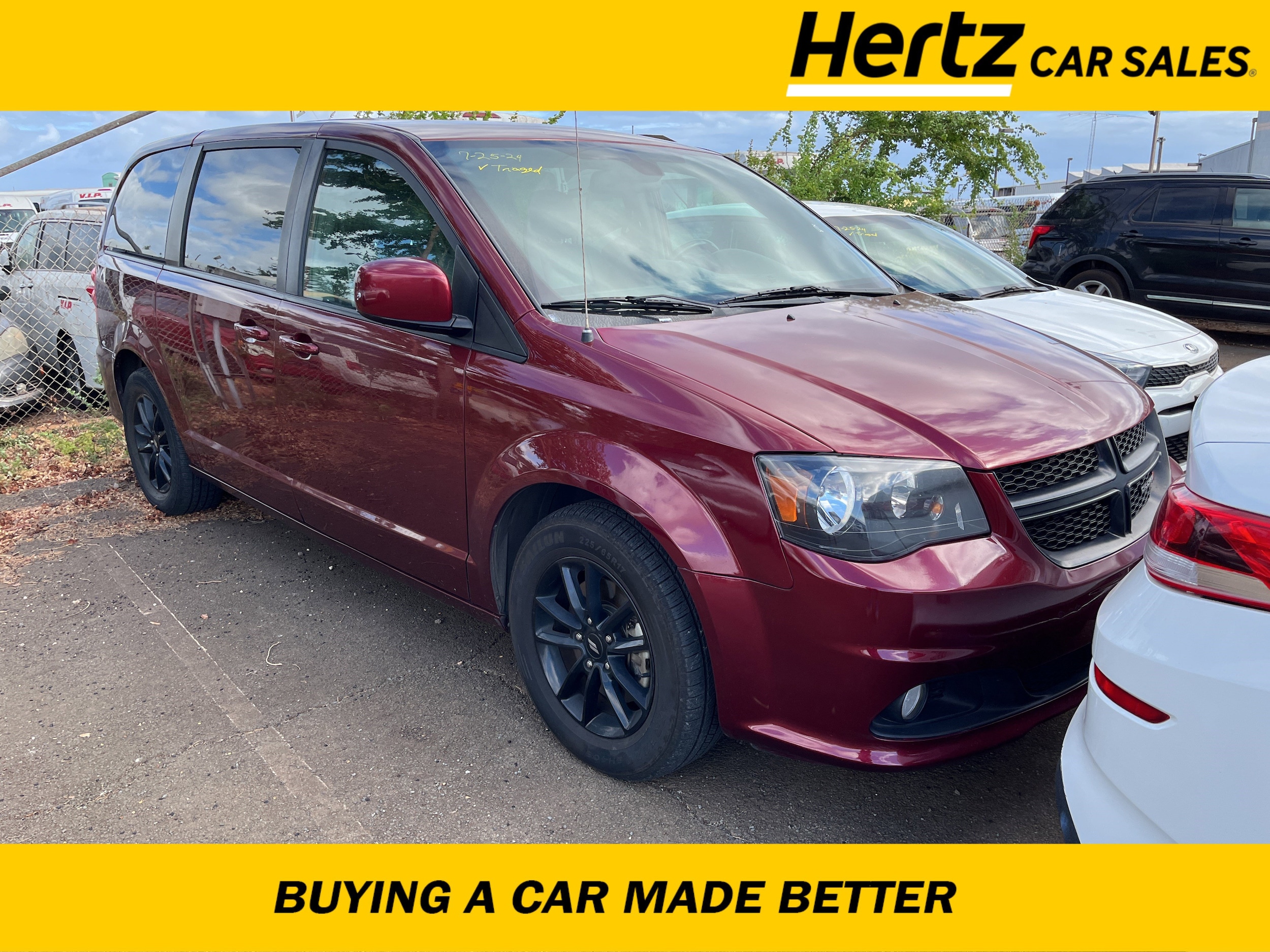 2019 Dodge Grand Caravan GT Hero Image