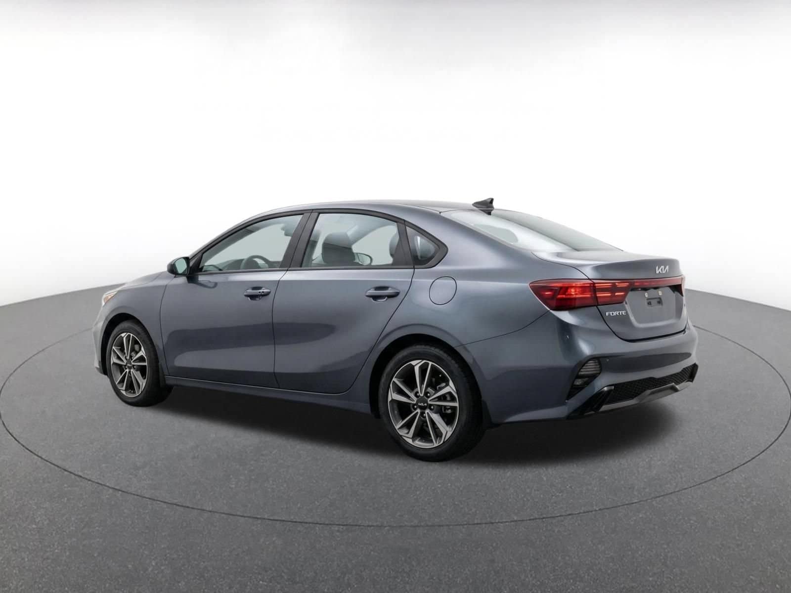 Thumbnail: 2024 Kia Forte - 7