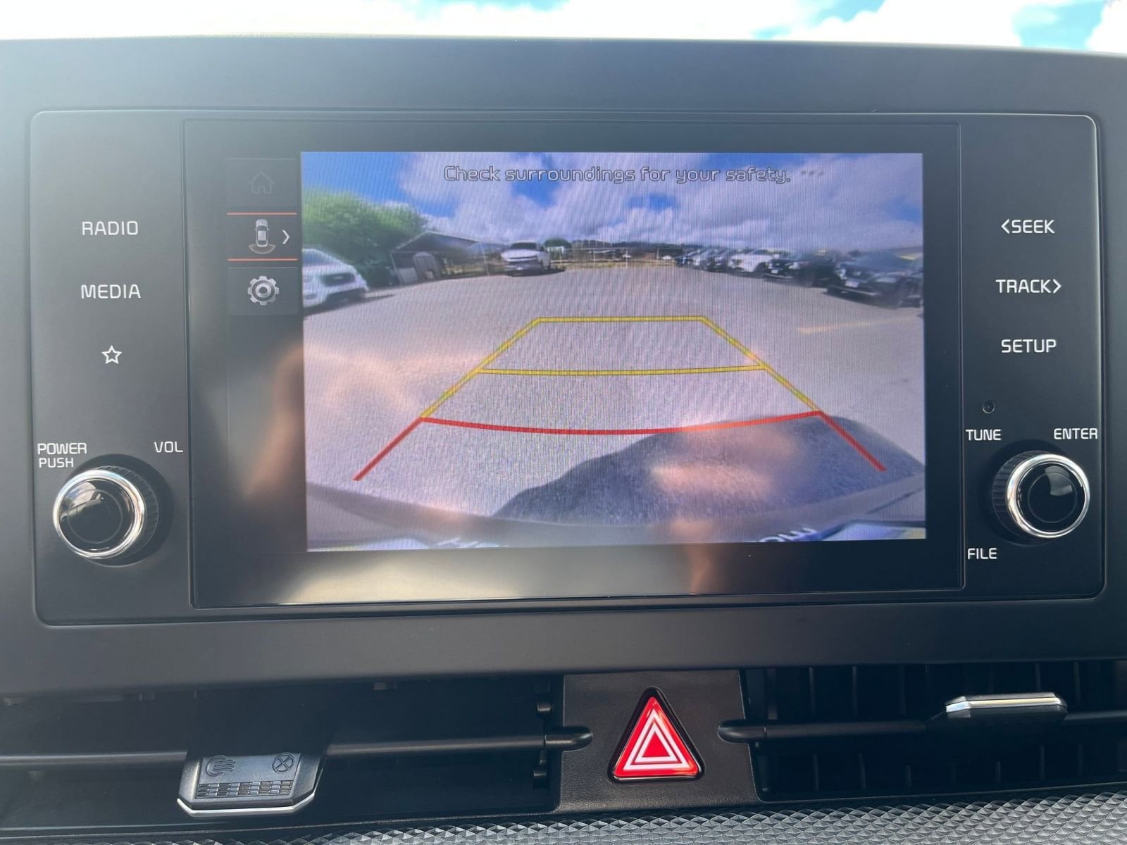 Thumbnail: 2023 Kia Sportage - 17