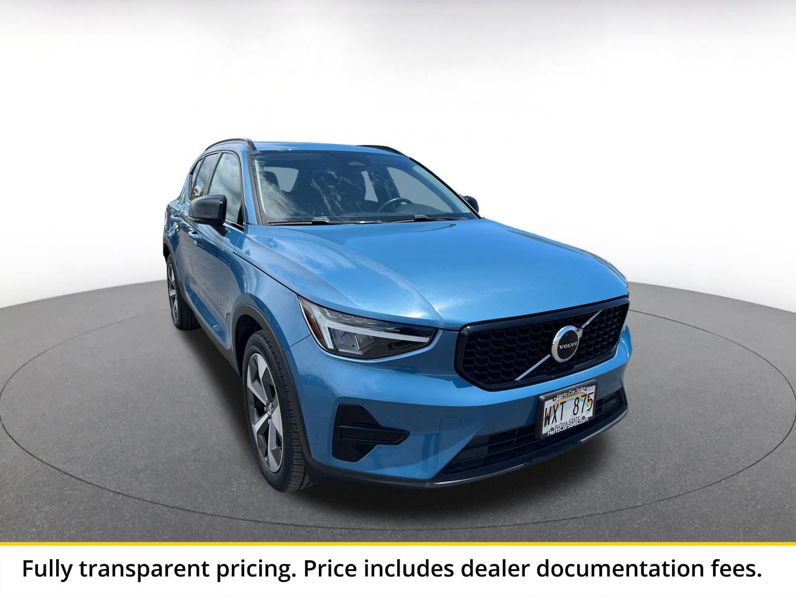Thumbnail: 2024 Volvo XC40 - 1