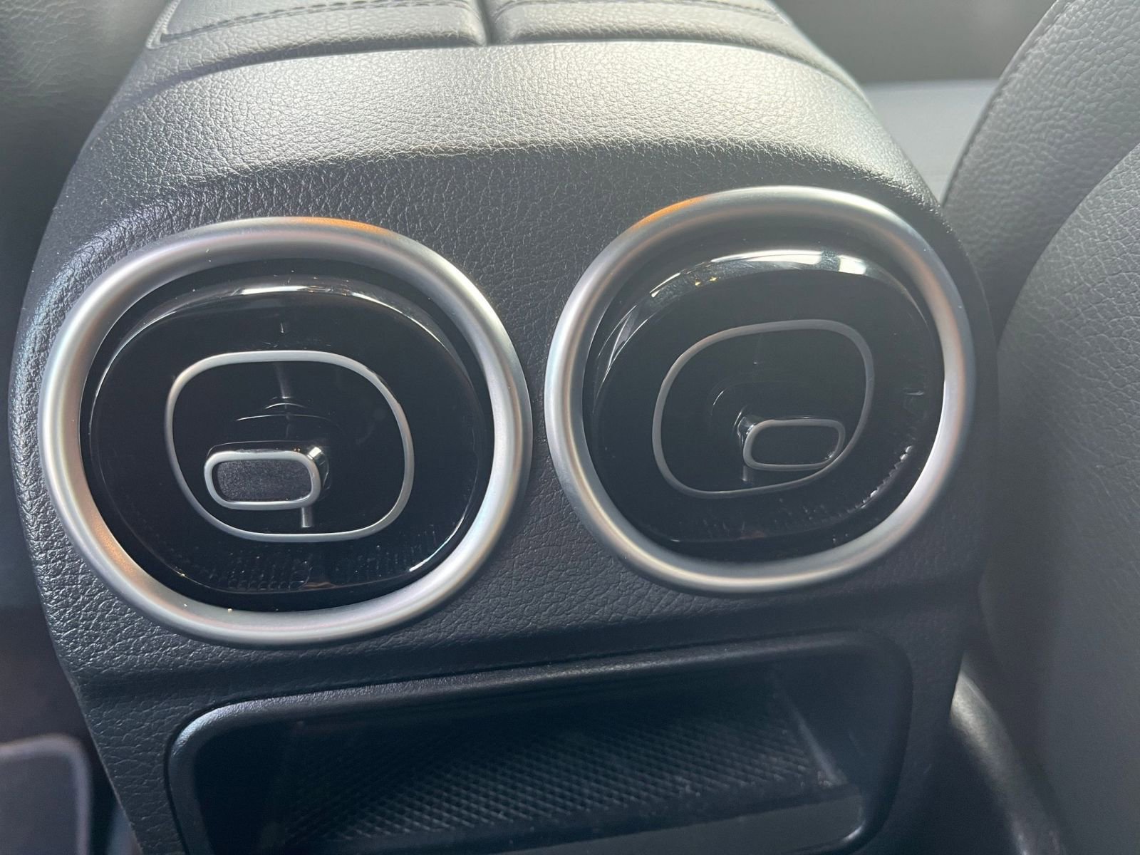 Thumbnail: 2024 Mercedes-Benz C-Class - 24