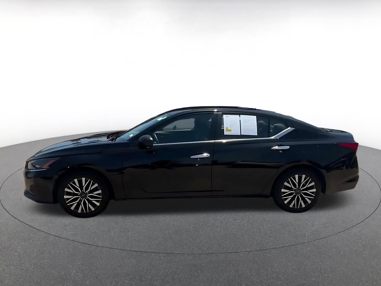 Thumbnail: 2025 Nissan Altima - 8
