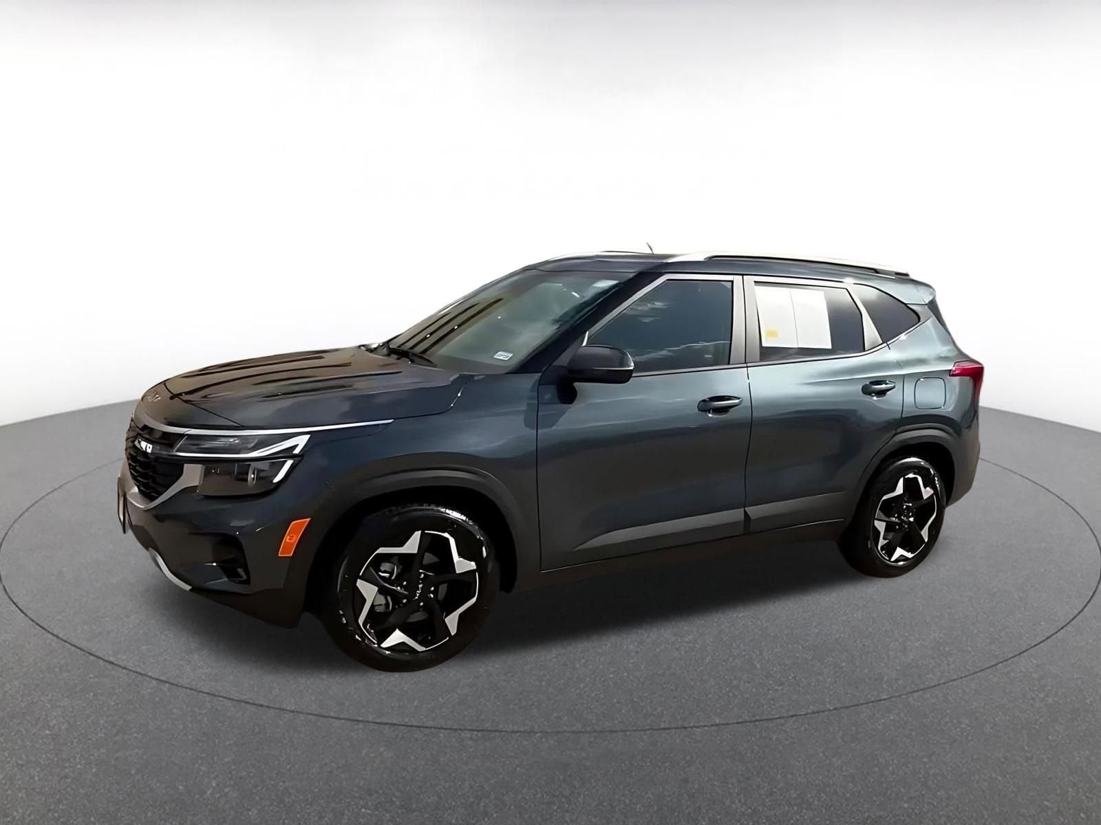 Thumbnail: 2025 Kia Seltos - 8