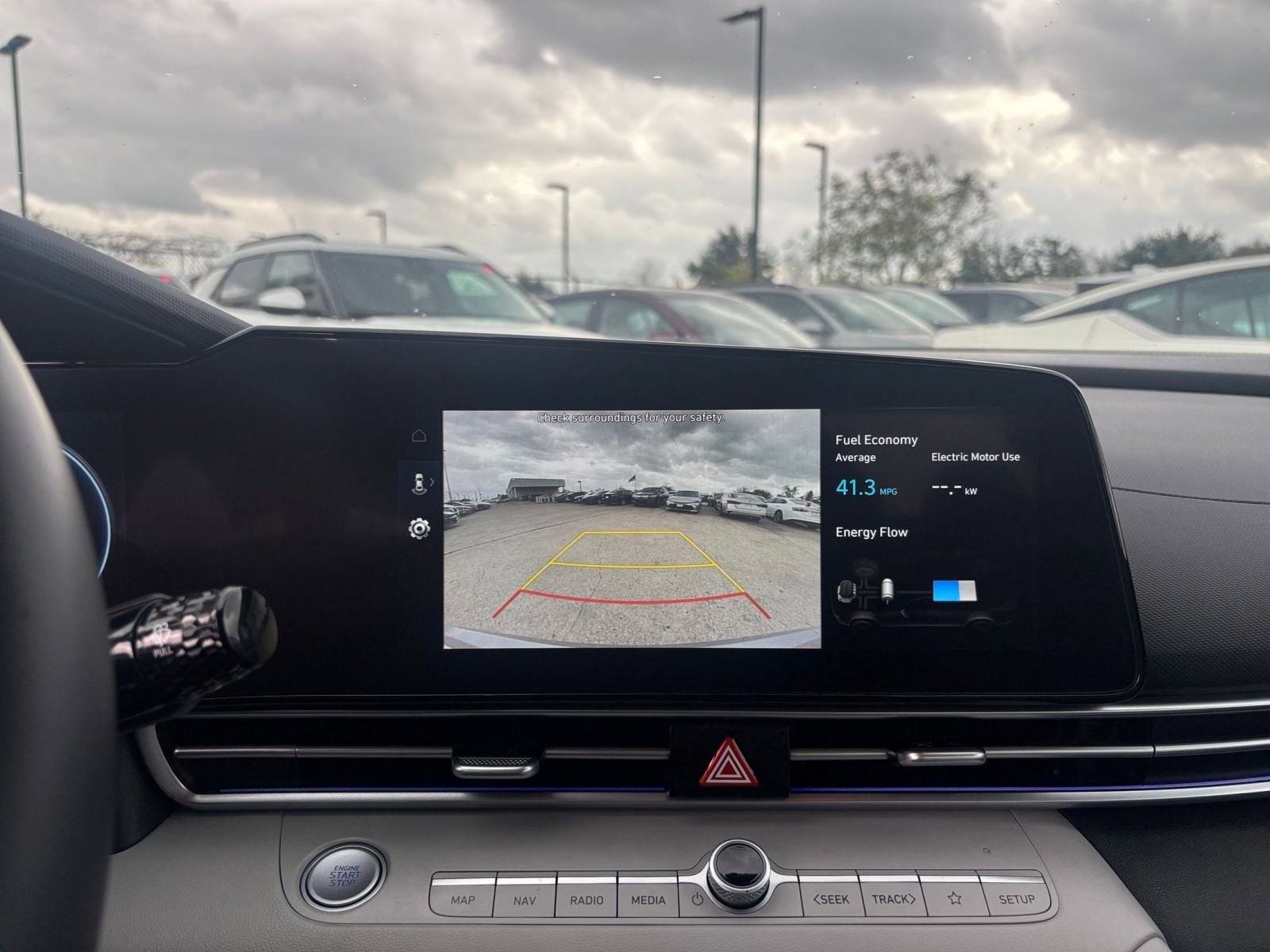 Thumbnail: 2025 Hyundai Elantra - 17