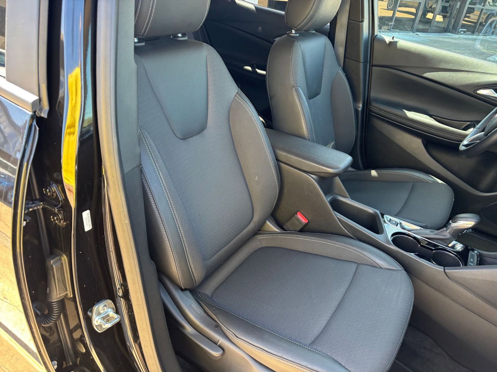 Thumbnail: 2025 Buick Encore GX - 35