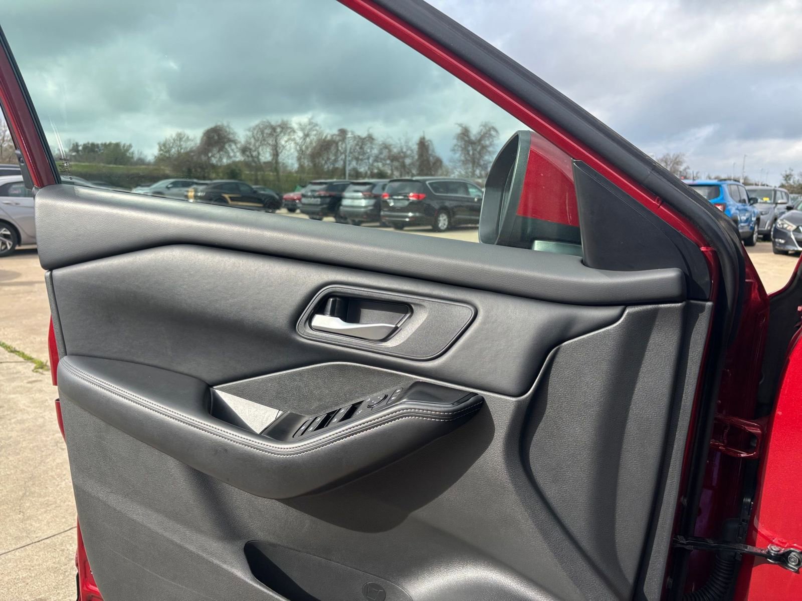 Thumbnail: 2025 Nissan Rogue - 18