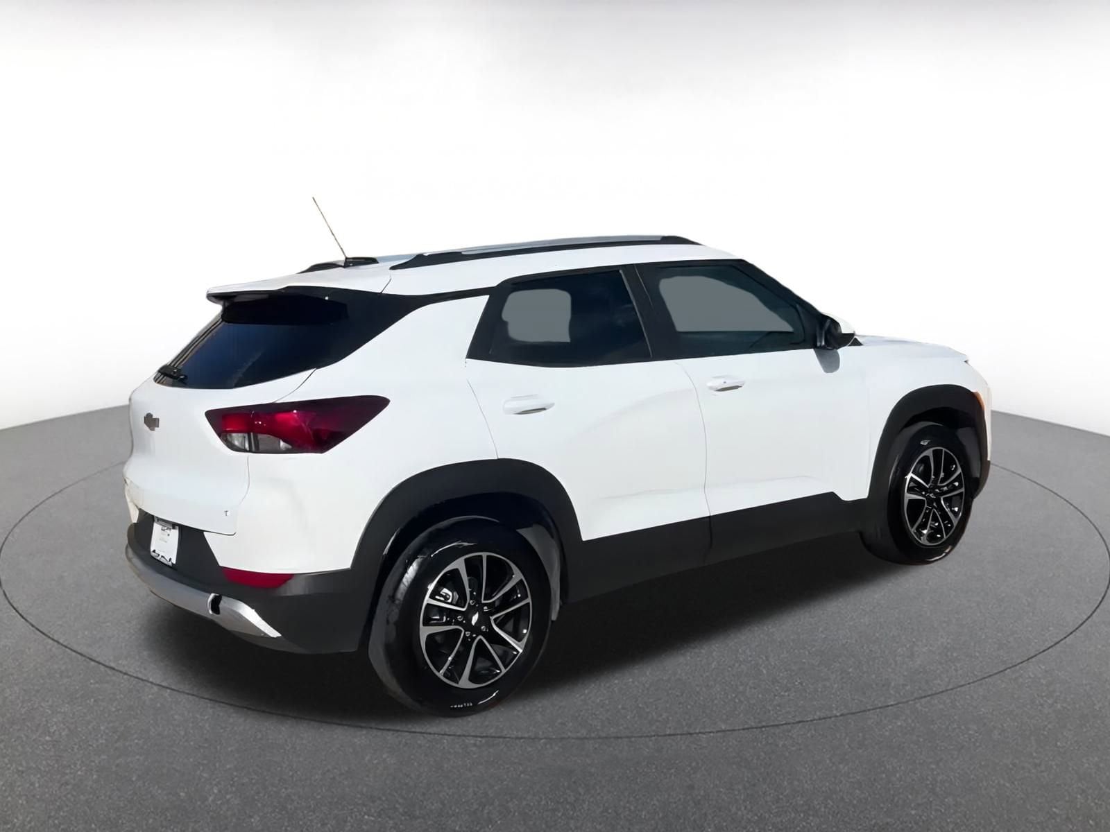 Thumbnail: 2025 Chevrolet TrailBlazer - 12