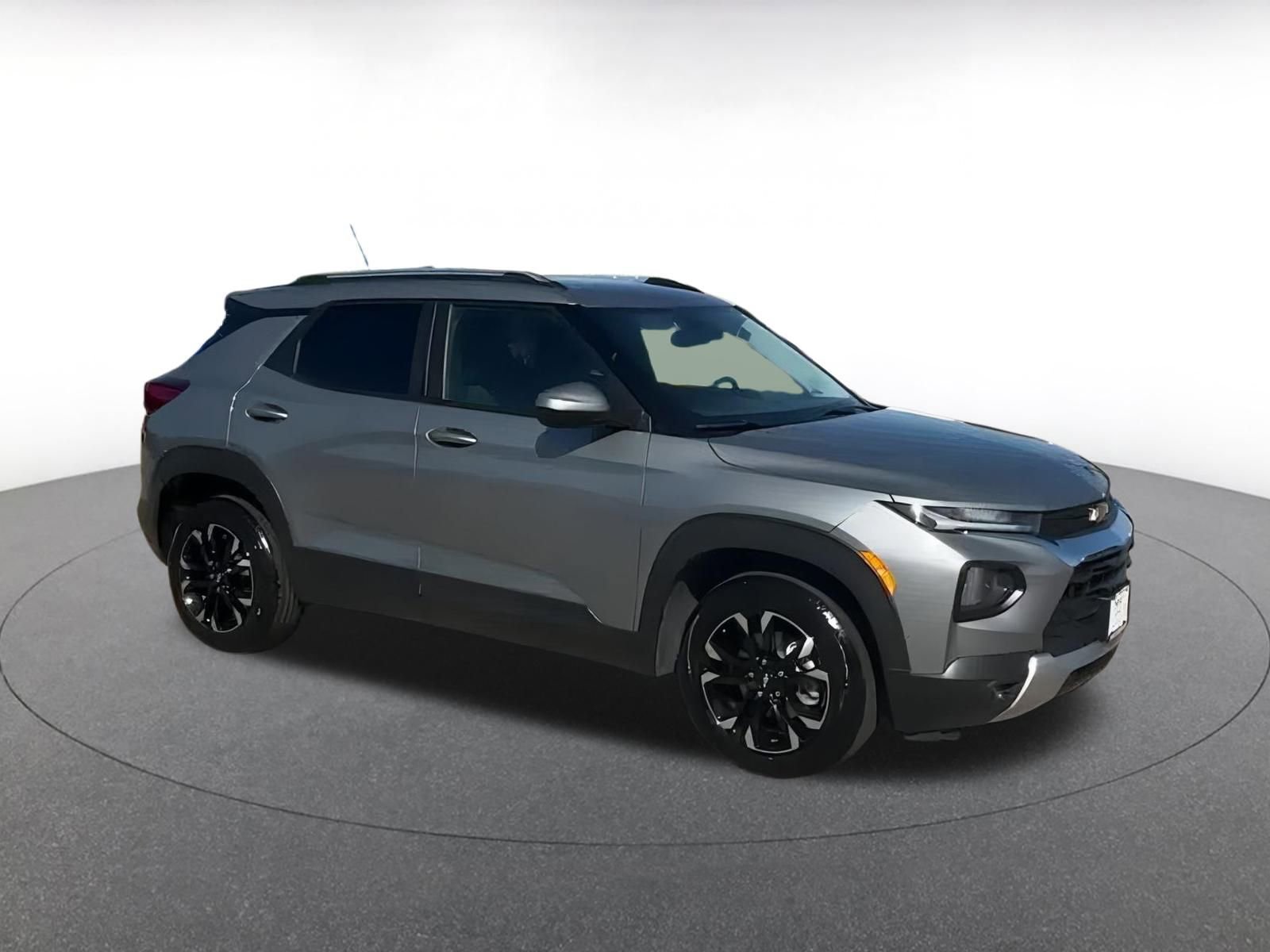 Thumbnail: 2023 Chevrolet TrailBlazer - 2