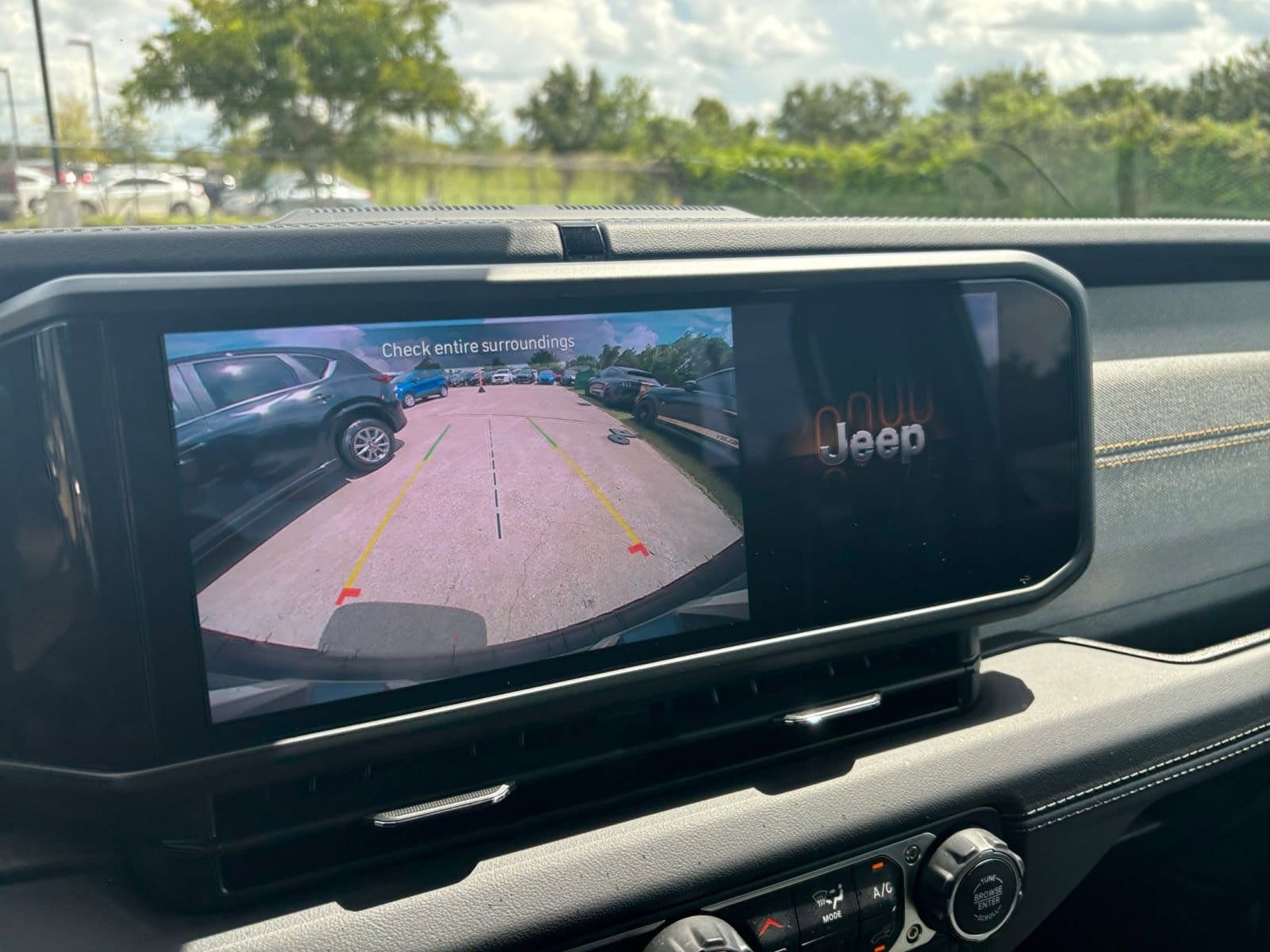 Thumbnail: 2025 Jeep Wrangler - 17