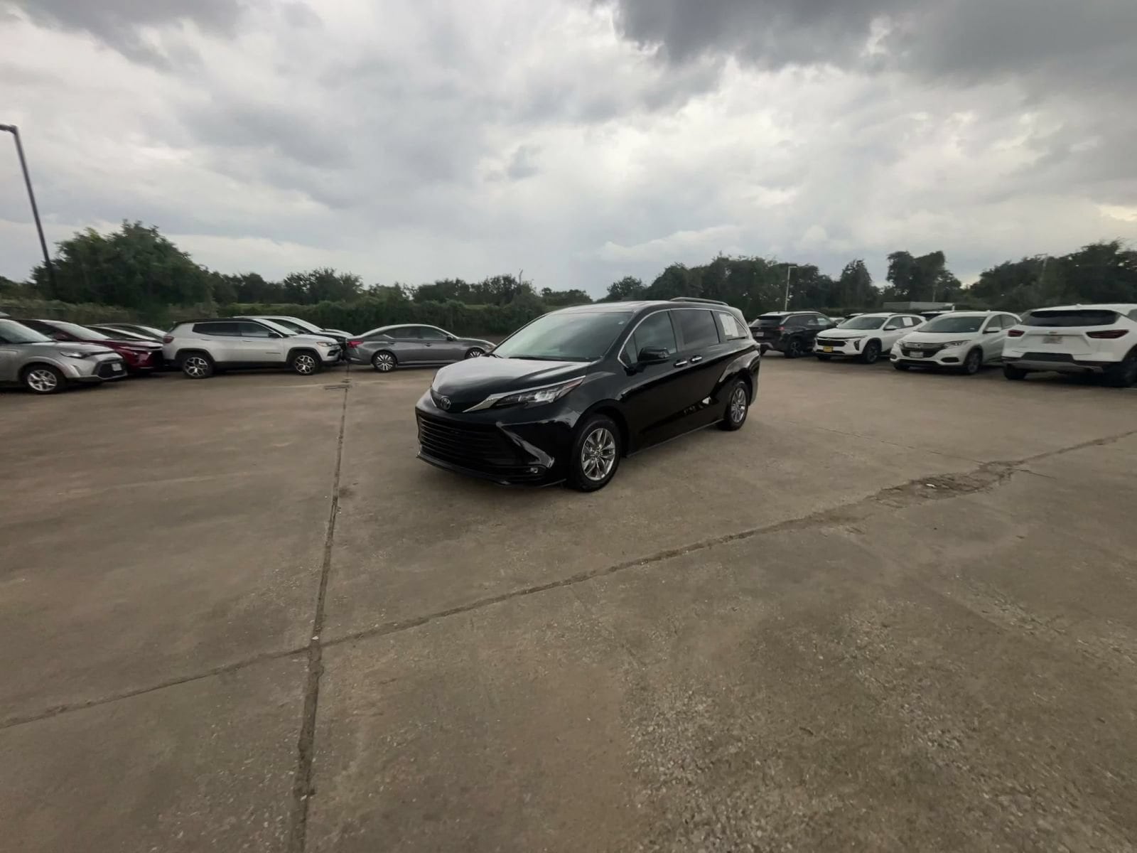 Thumbnail: 2025 Toyota Sienna - 6