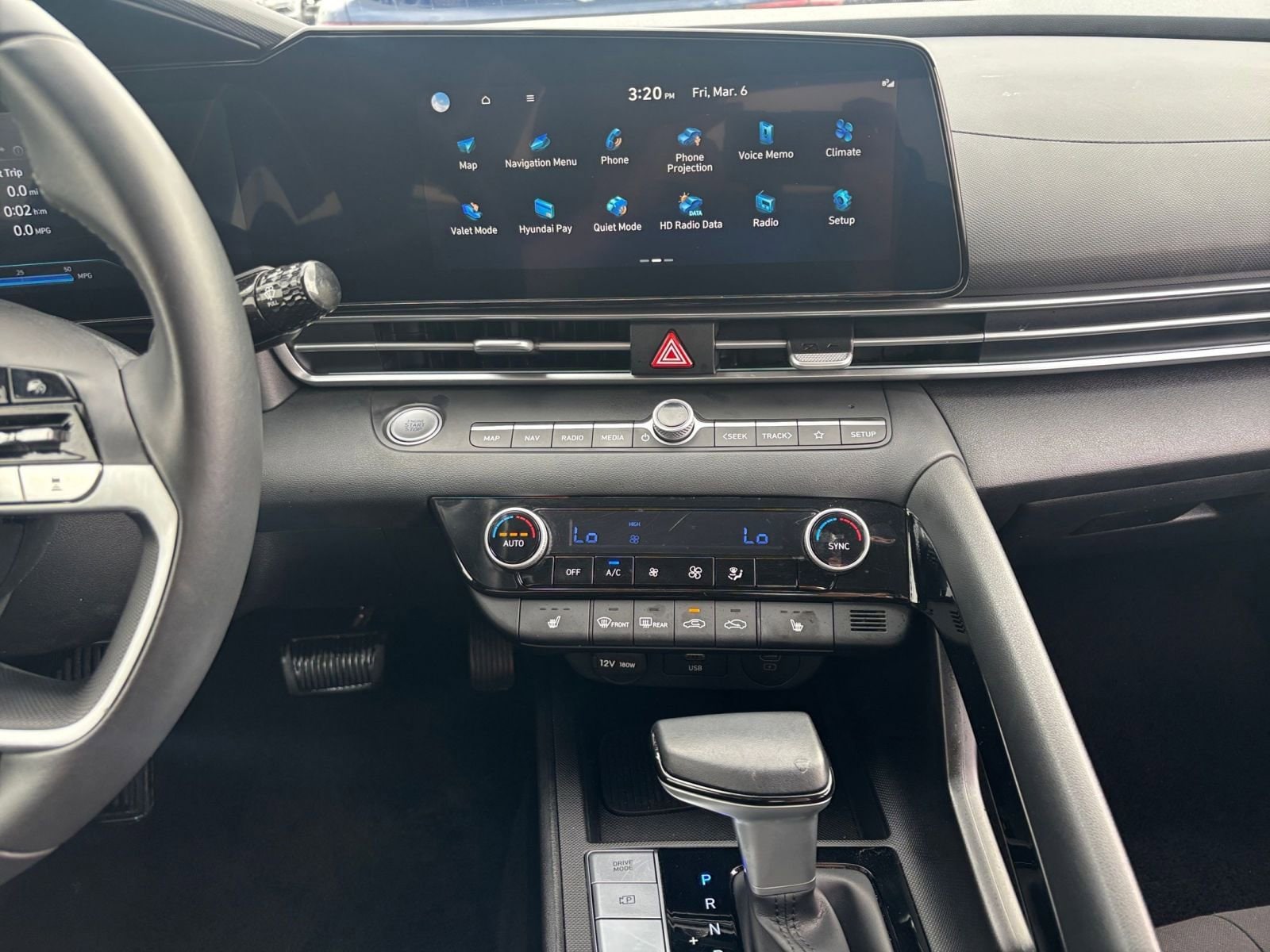 Thumbnail: 2025 Hyundai Elantra - 17