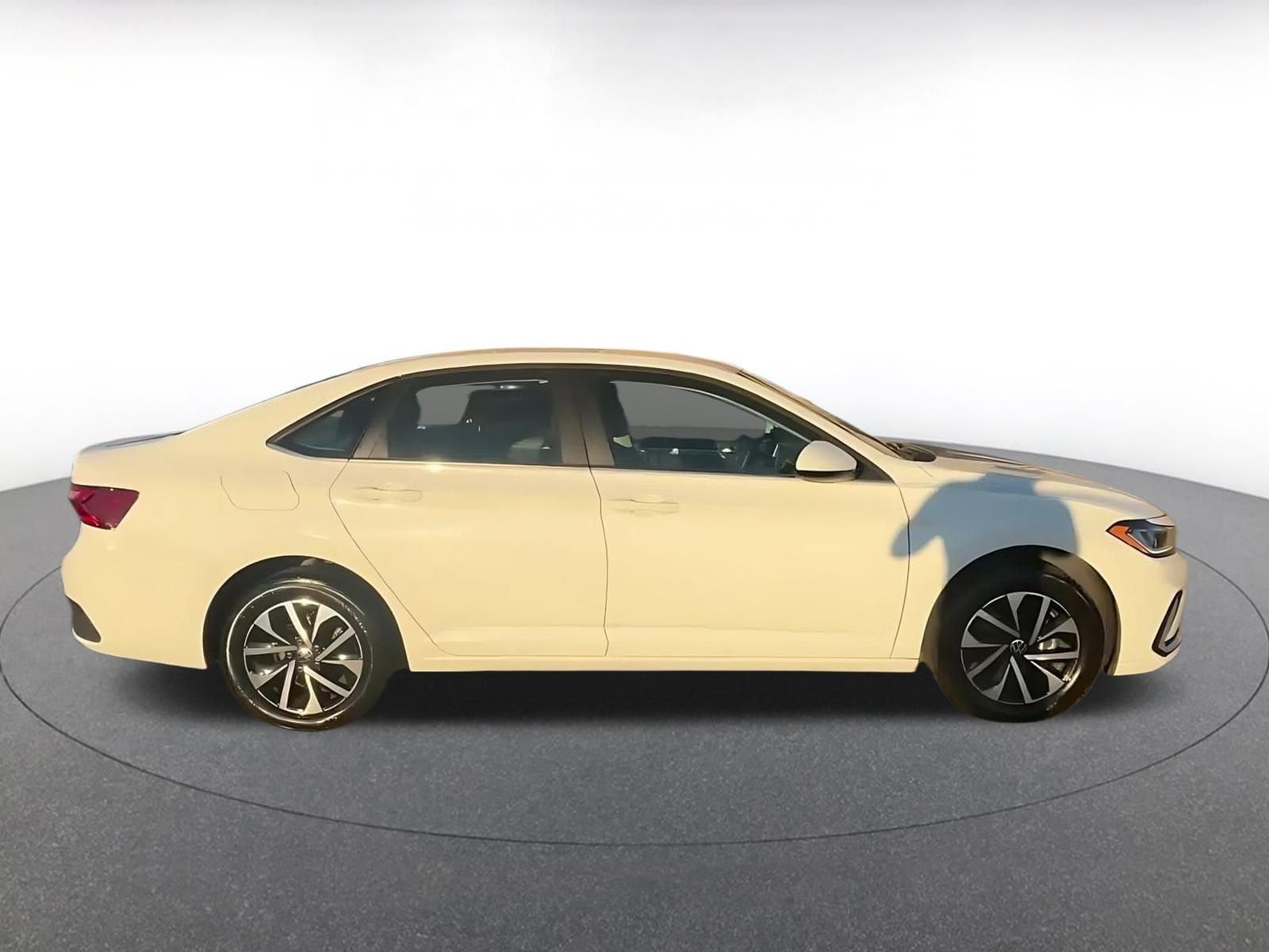 Thumbnail: 2025 Volkswagen Jetta - 16