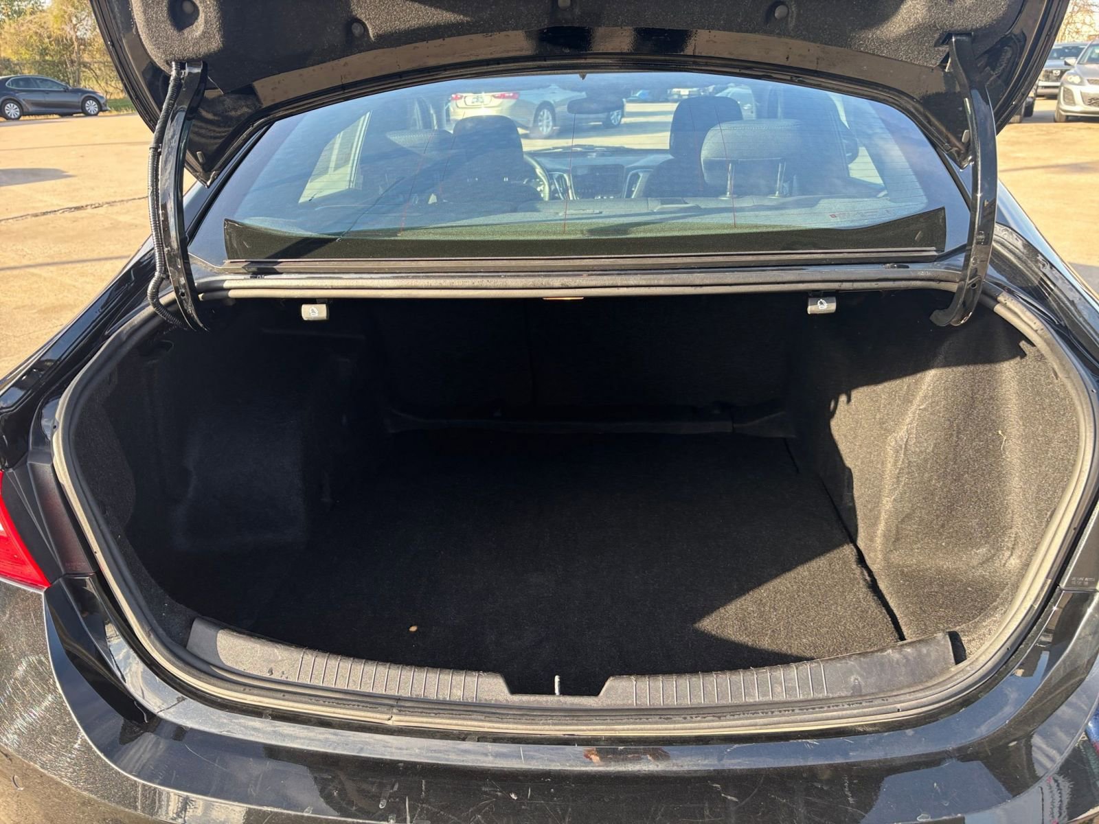 Thumbnail: 2023 Chevrolet Malibu - 31