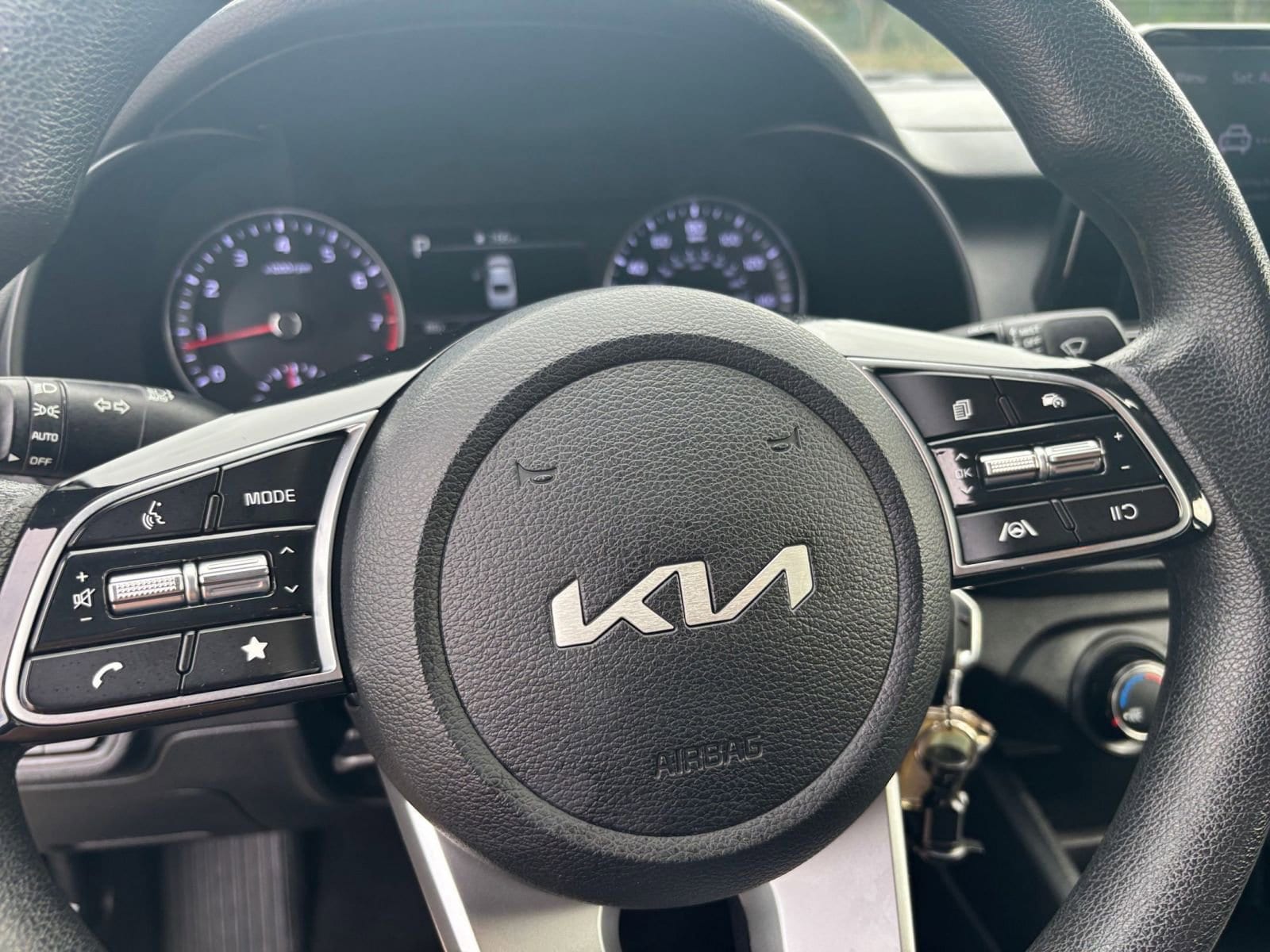 Thumbnail: 2023 Kia Forte - 25