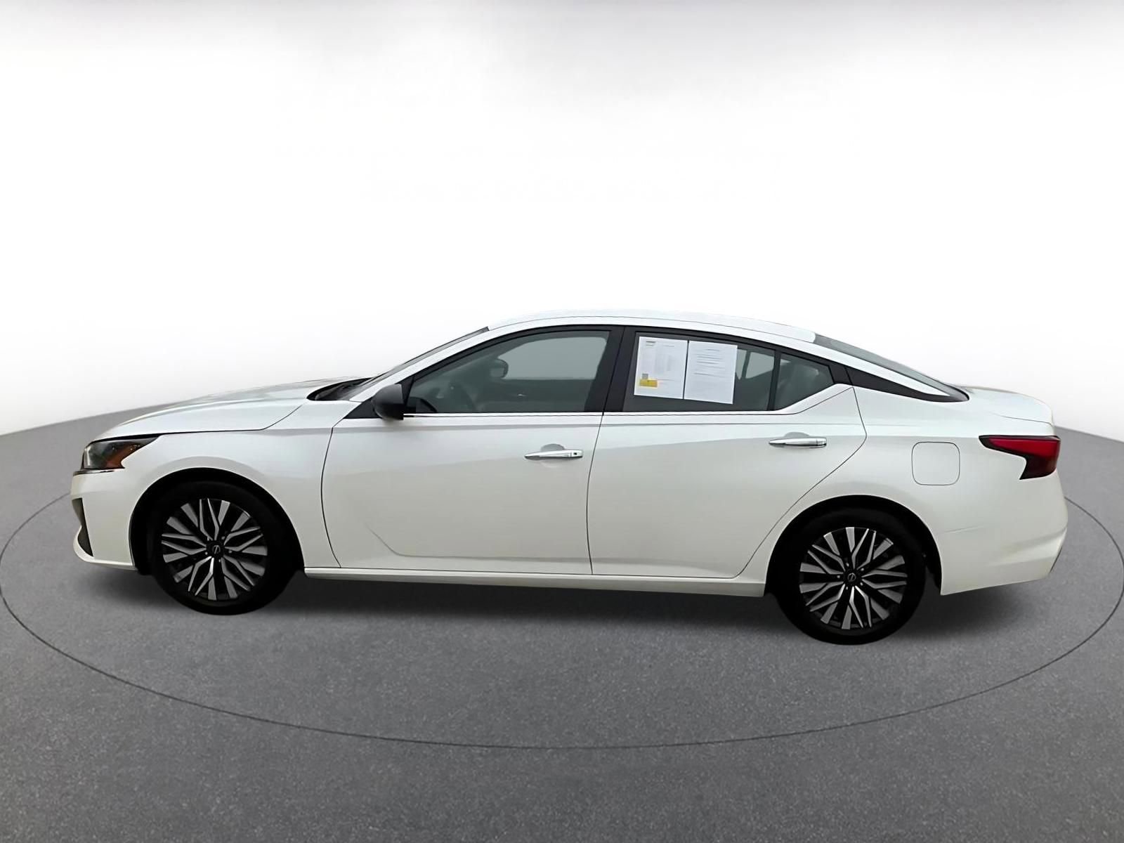 Thumbnail: 2025 Nissan Altima - 9