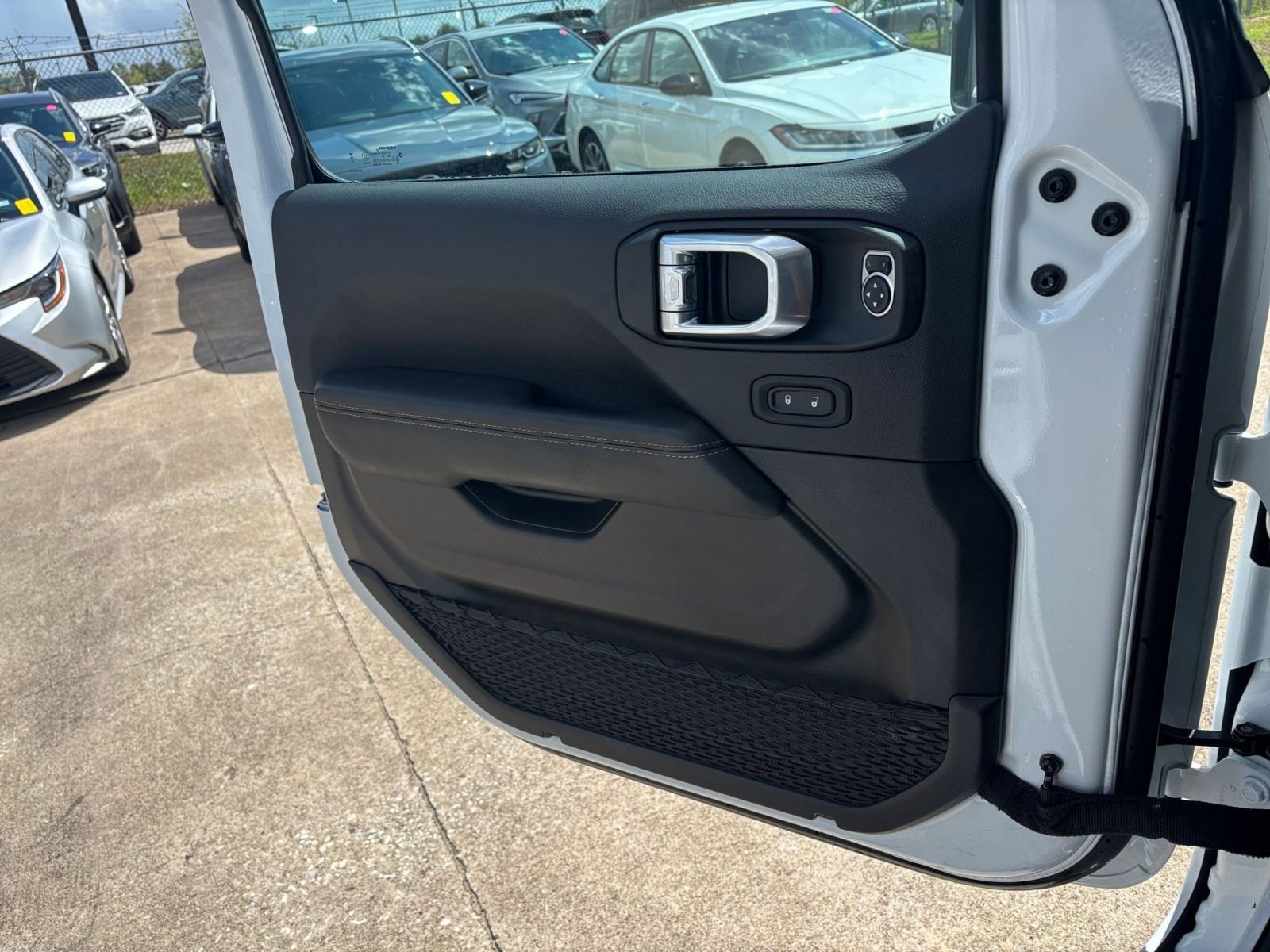 Thumbnail: 2025 Jeep Wrangler - 20