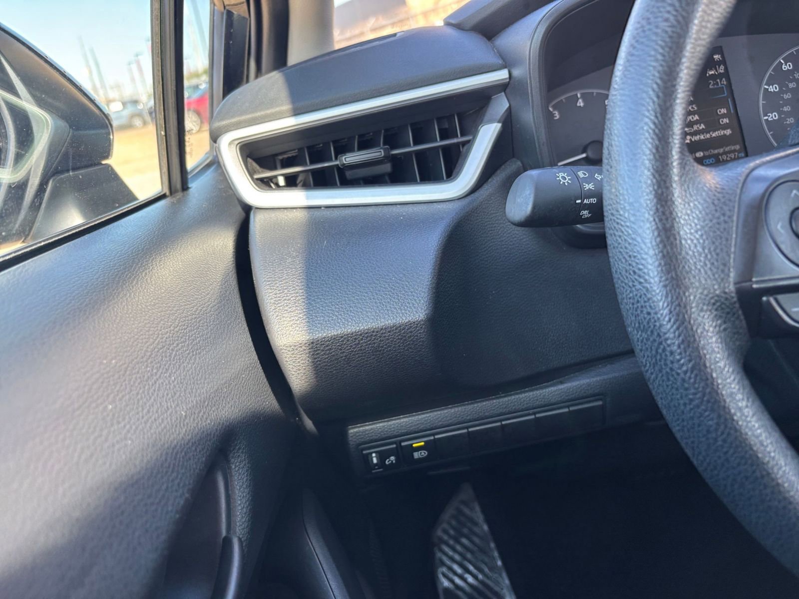 Thumbnail: 2025 Toyota Corolla - 32