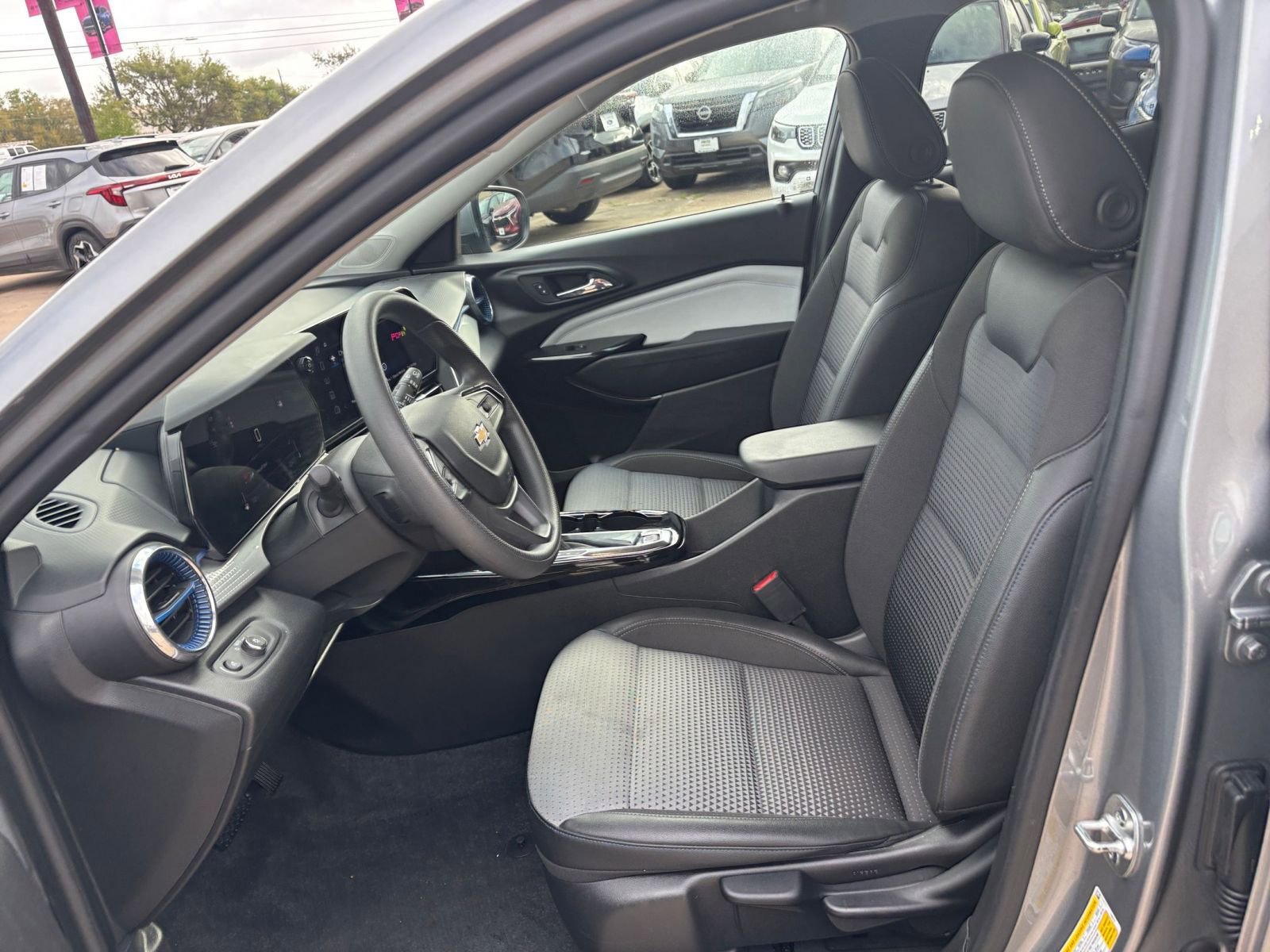 Thumbnail: 2025 Chevrolet Trax - 25