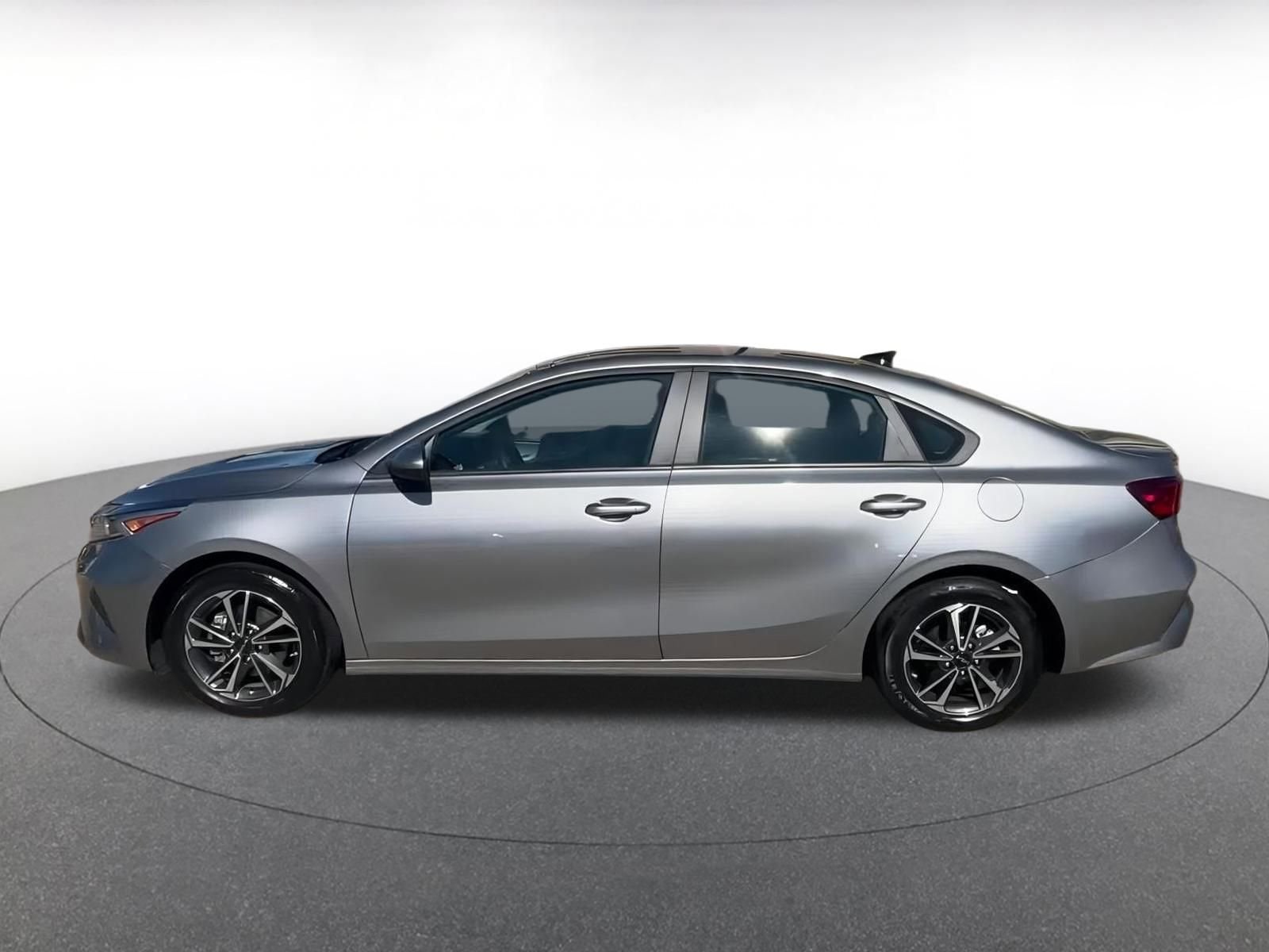 Thumbnail: 2024 Kia Forte - 14