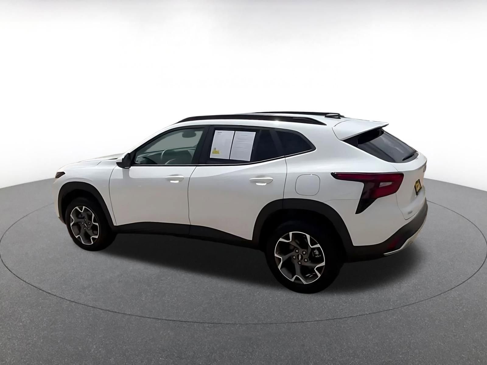 Thumbnail: 2025 Chevrolet Trax - 10