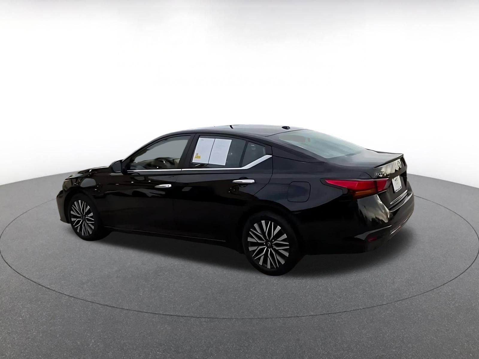 Thumbnail: 2025 Nissan Altima - 10