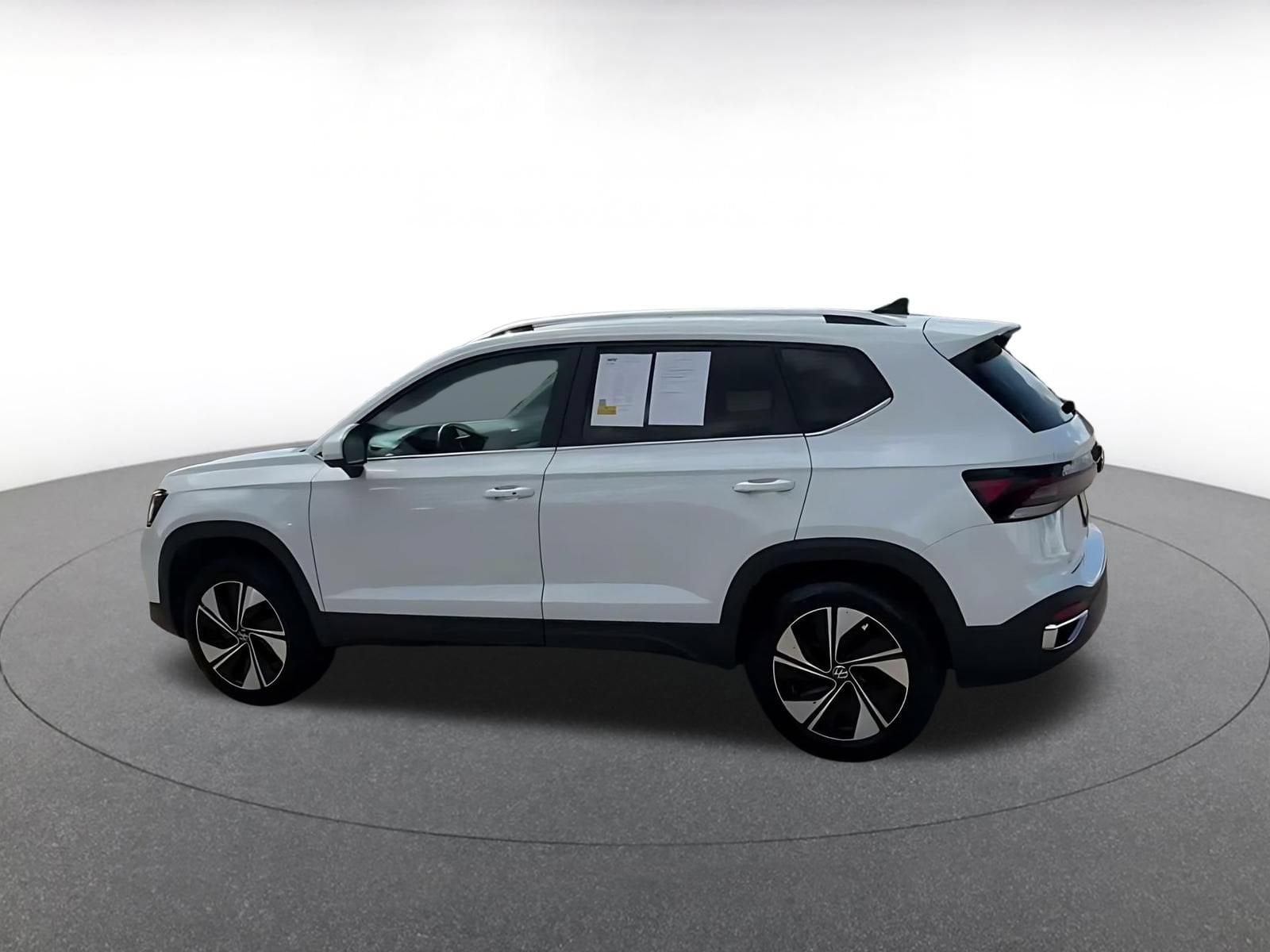 Thumbnail: 2026 Volkswagen Taos - 9